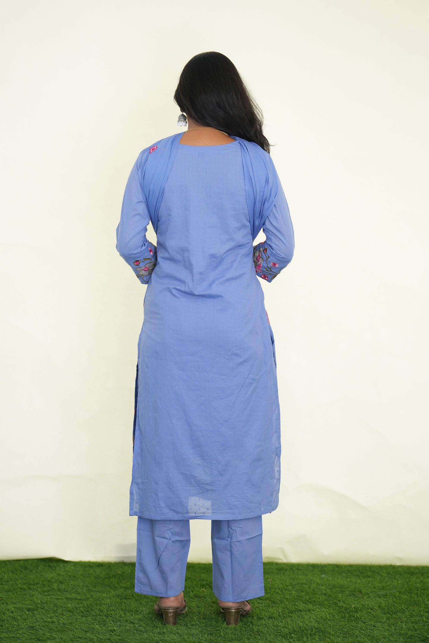 Lavender Mul Cotton 3 Piece Set With Shree ram Buta embroidery Work and Complete Lining