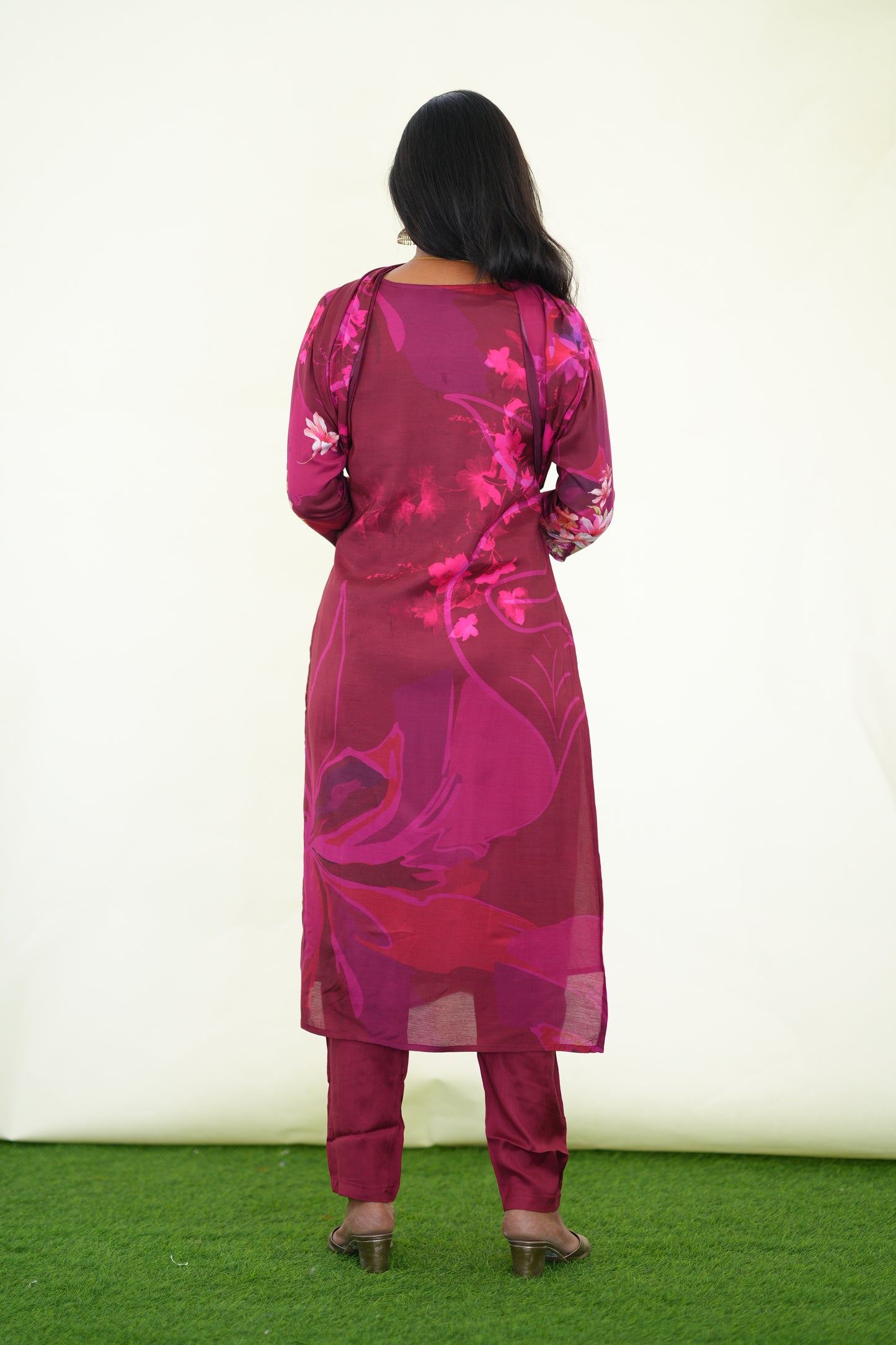 Marron Color Muslin 3 Piece Set With Digital Print and Complete Lining
