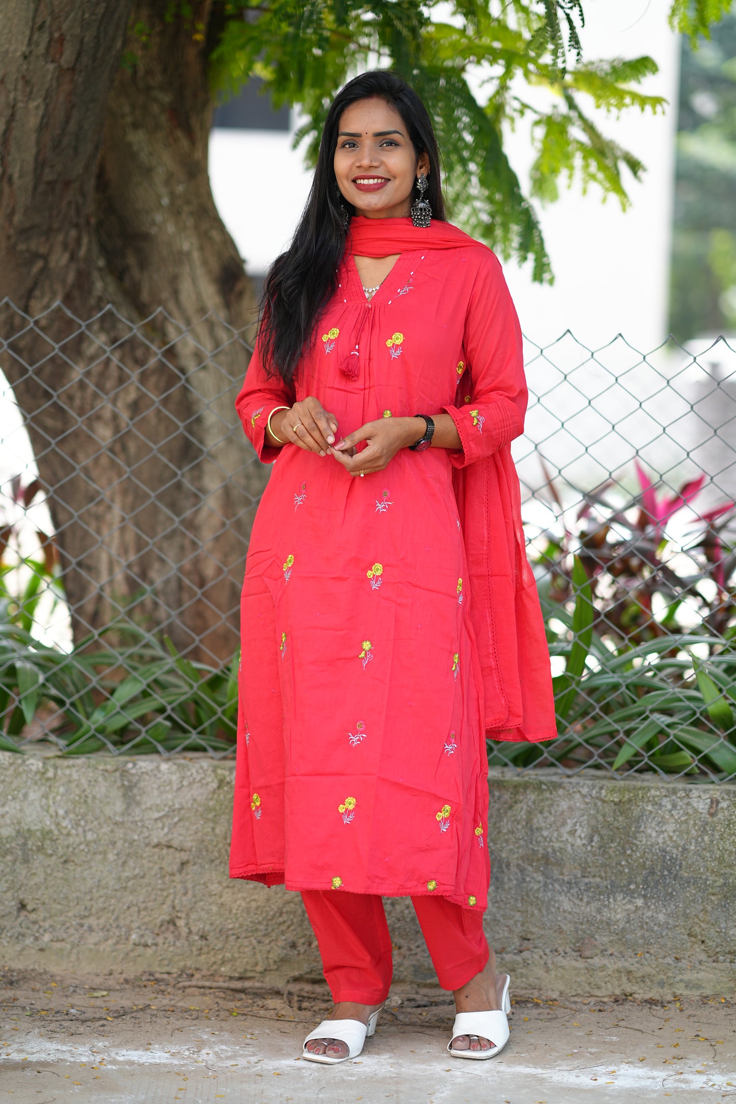 Beautiful Red Mul Cotton 3 Piece Set With Complete Lining