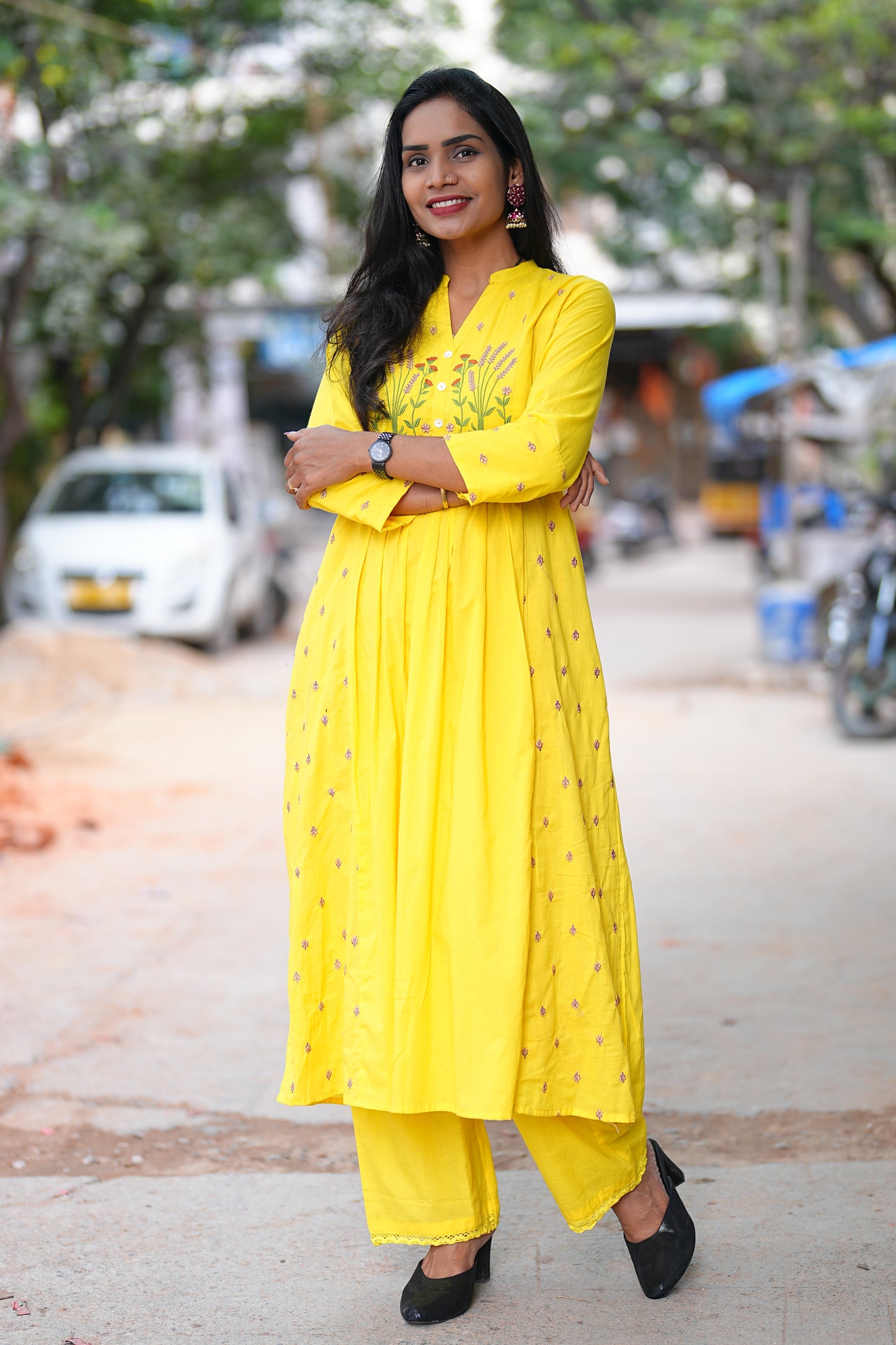 Yellow Color Thread Embriodary Pure Mul Cotton Cordset With Complete Lining