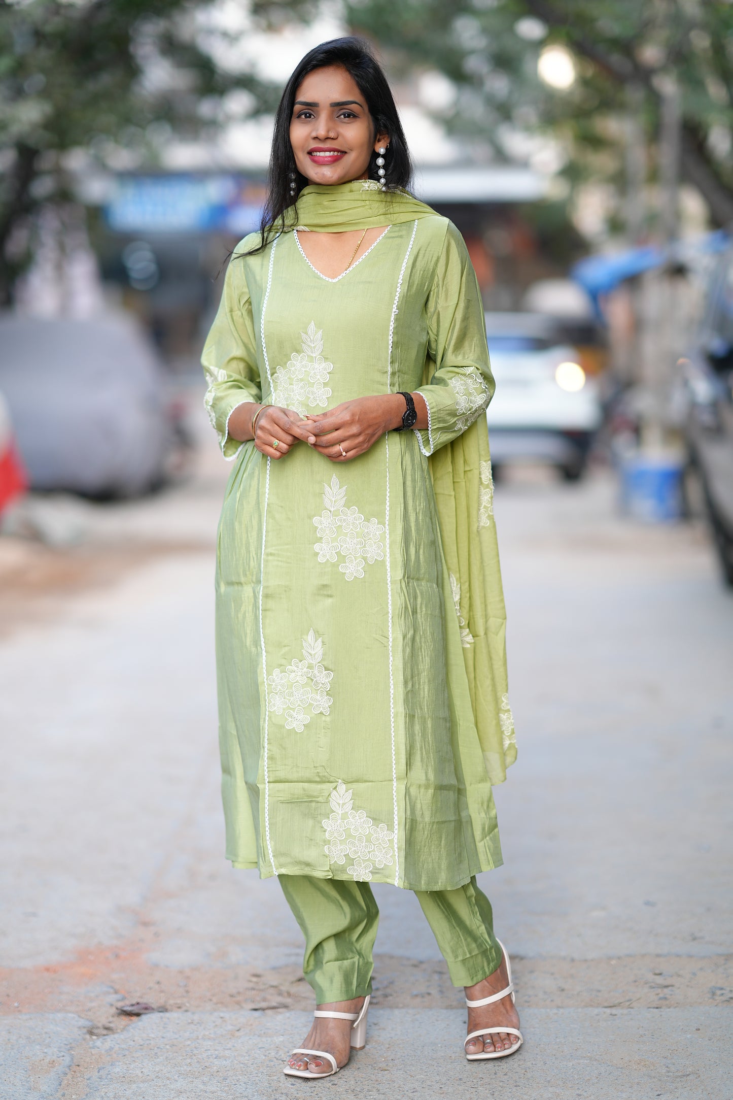 Premium Mul Chanderi Festive 3-Piece Embroidered Set with Full Lining