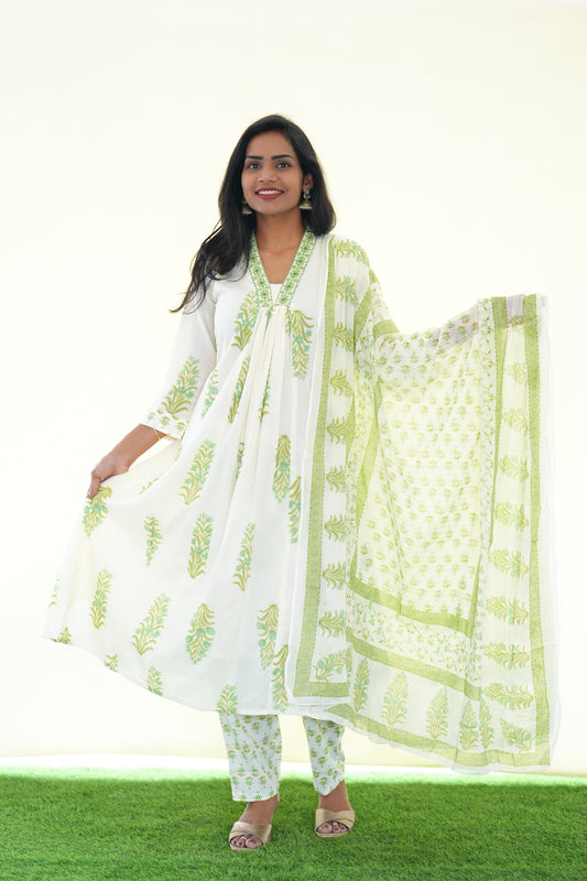 White Color Mul Cotton 3 Piece Set With Green color Block Print and Complete Lining