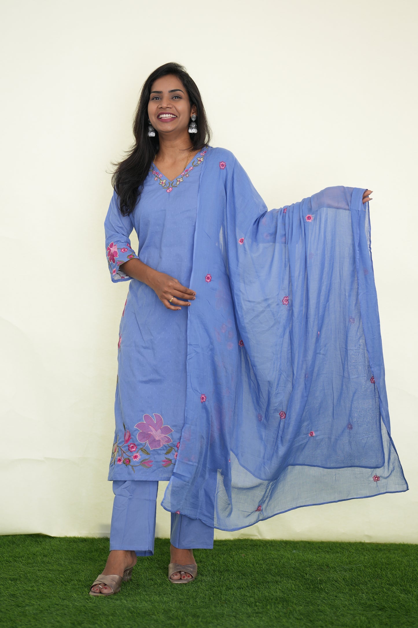 Lavender Mul Cotton 3 Piece Set With Shree ram Buta embroidery Work and Complete Lining