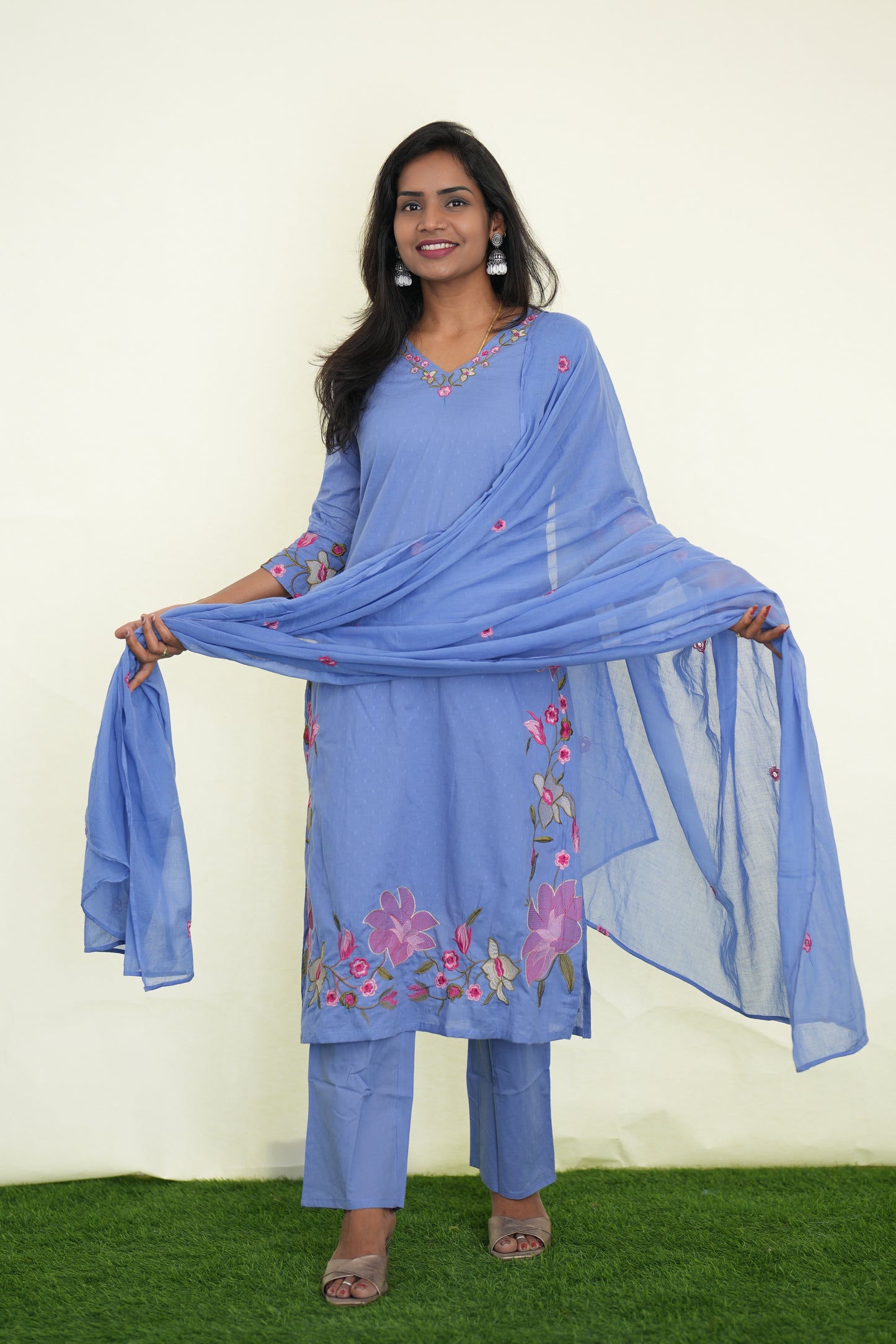 Lavender Mul Cotton 3 Piece Set With Shree ram Buta embroidery Work and Complete Lining