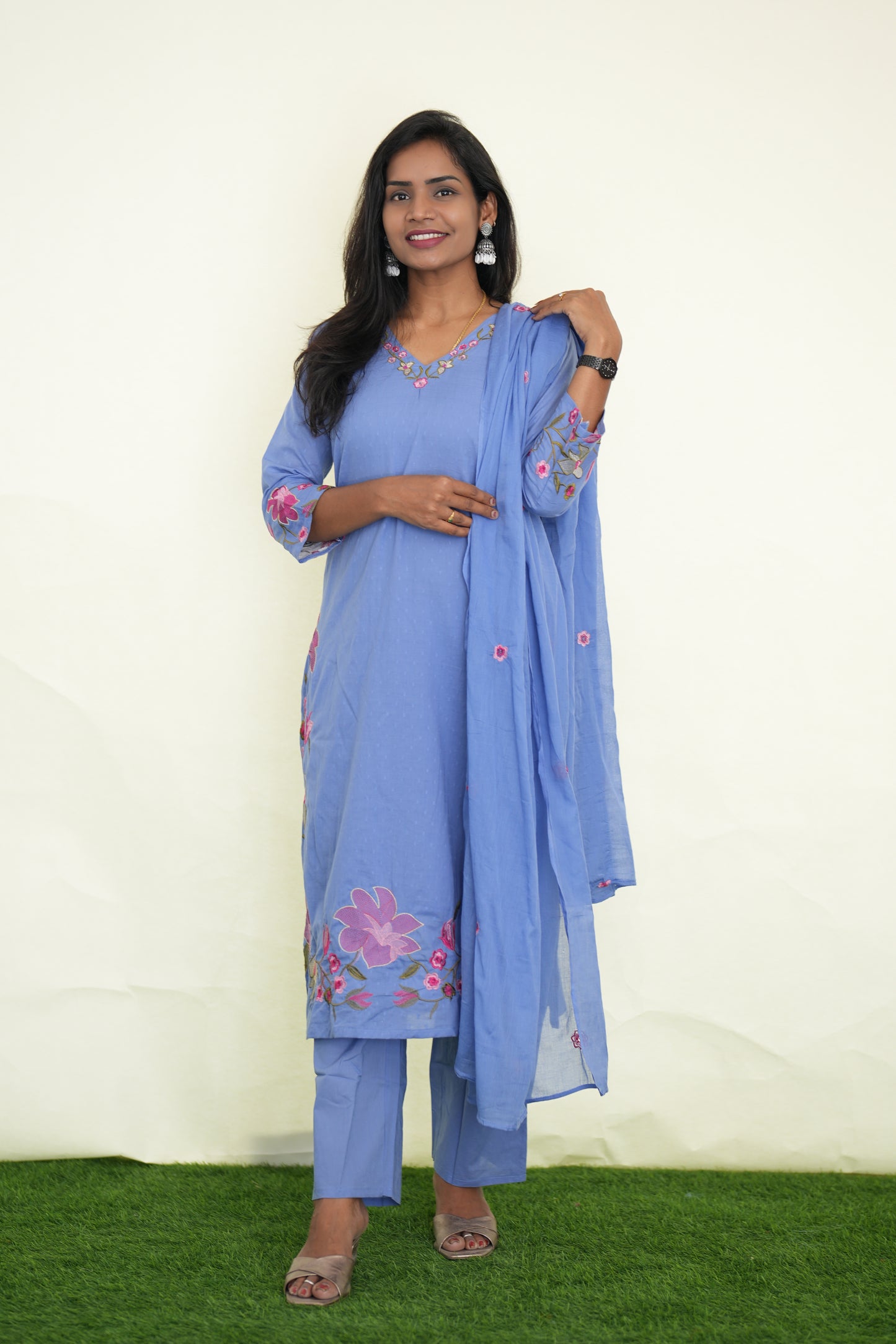 Lavender Mul Cotton 3 Piece Set With Shree ram Buta embroidery Work and Complete Lining