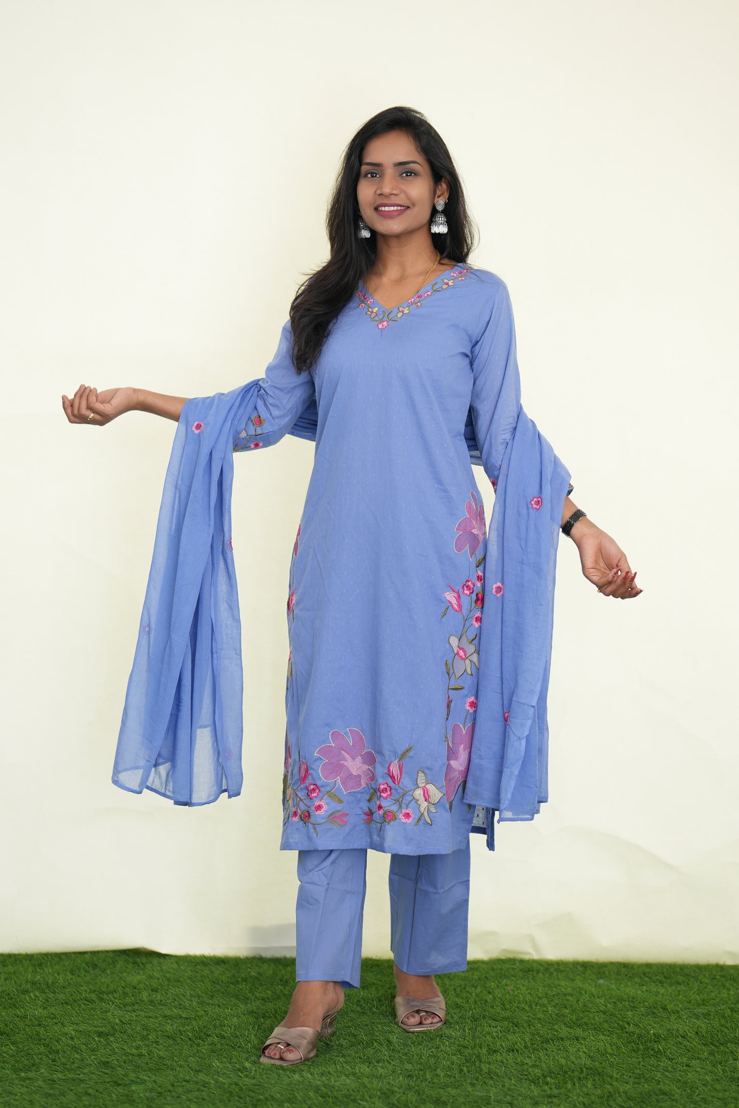 Lavender Mul Cotton 3 Piece Set With Shree ram Buta embroidery Work and Complete Lining