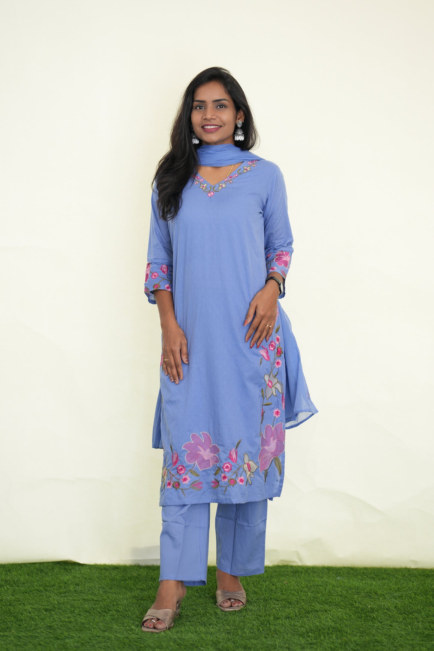 Lavender Mul Cotton 3 Piece Set With Shree ram Buta embroidery Work and Complete Lining