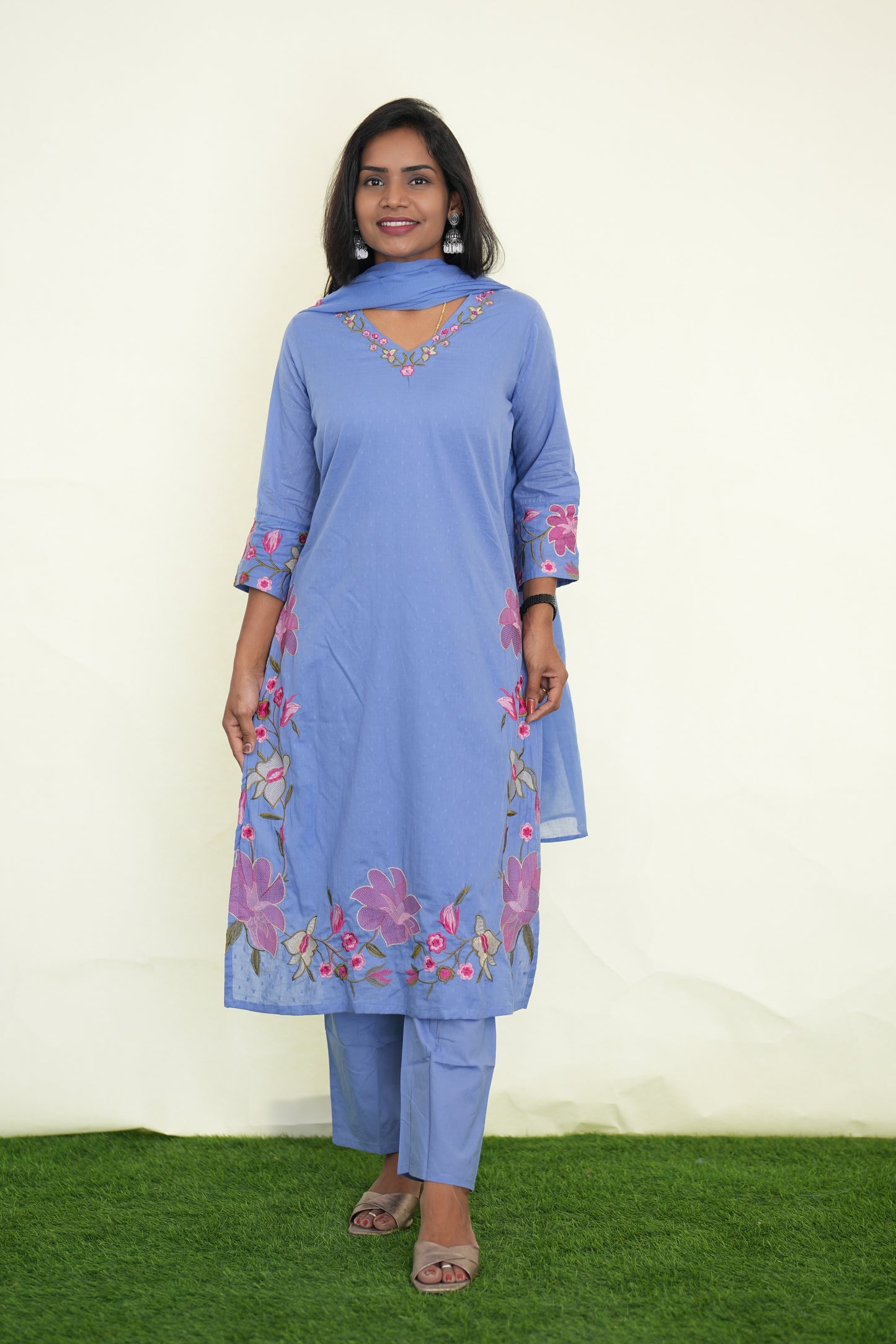 Lavender Mul Cotton 3 Piece Set With Shree ram Buta embroidery Work and Complete Lining