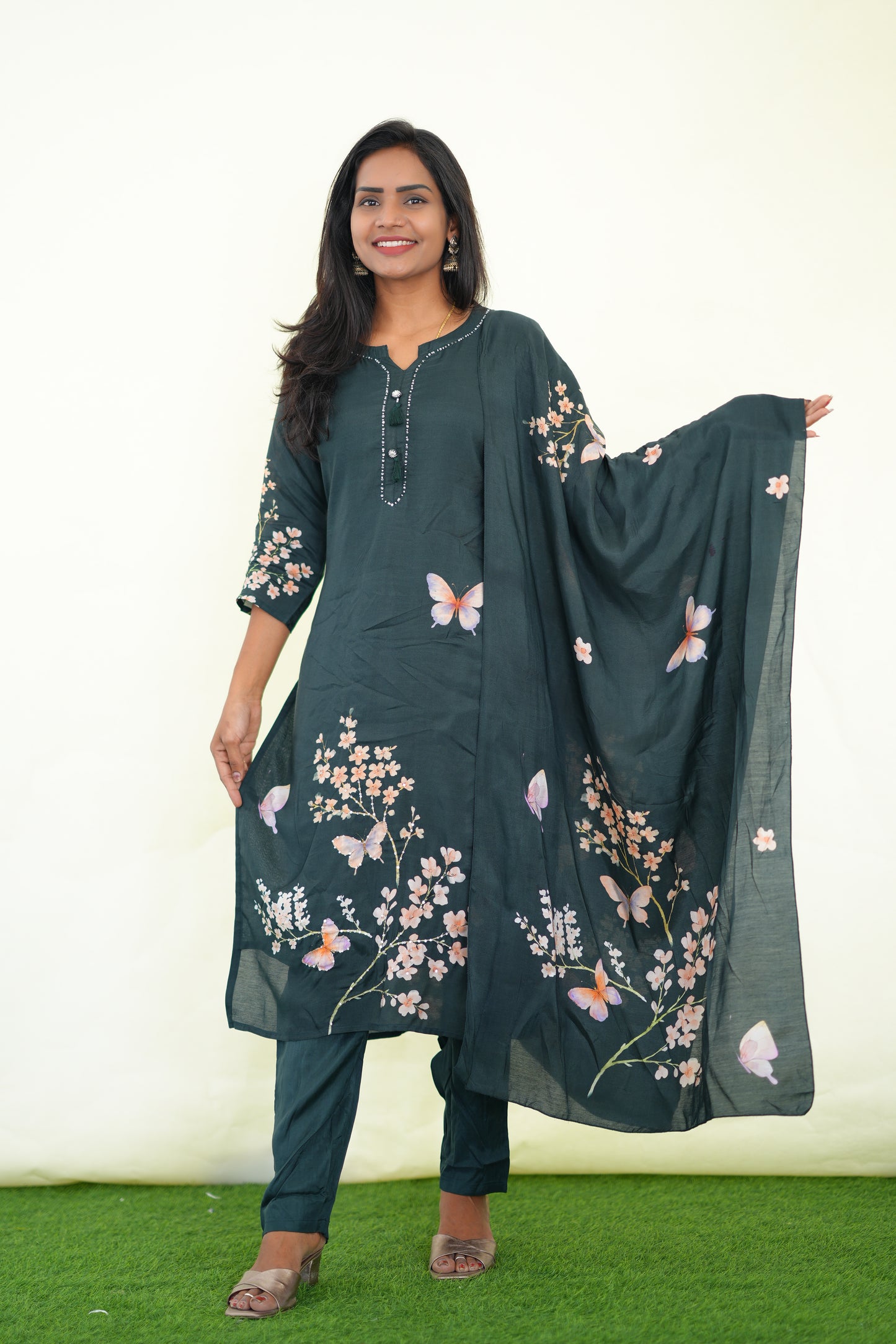 Green Color Muslin 3 Piece Set With Digital Print and Complete Lining