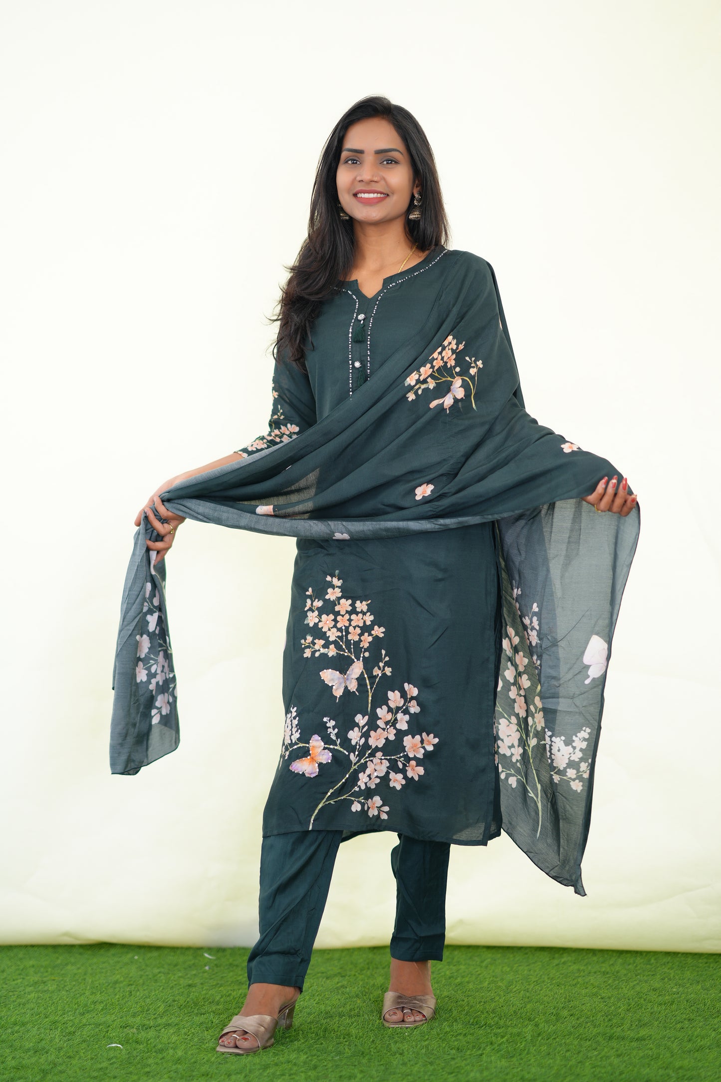 Green Color Muslin 3 Piece Set With Digital Print and Complete Lining