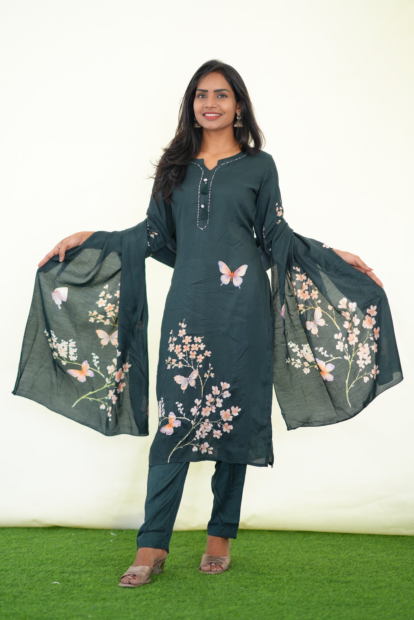 Green Color Muslin 3 Piece Set With Digital Print and Complete Lining