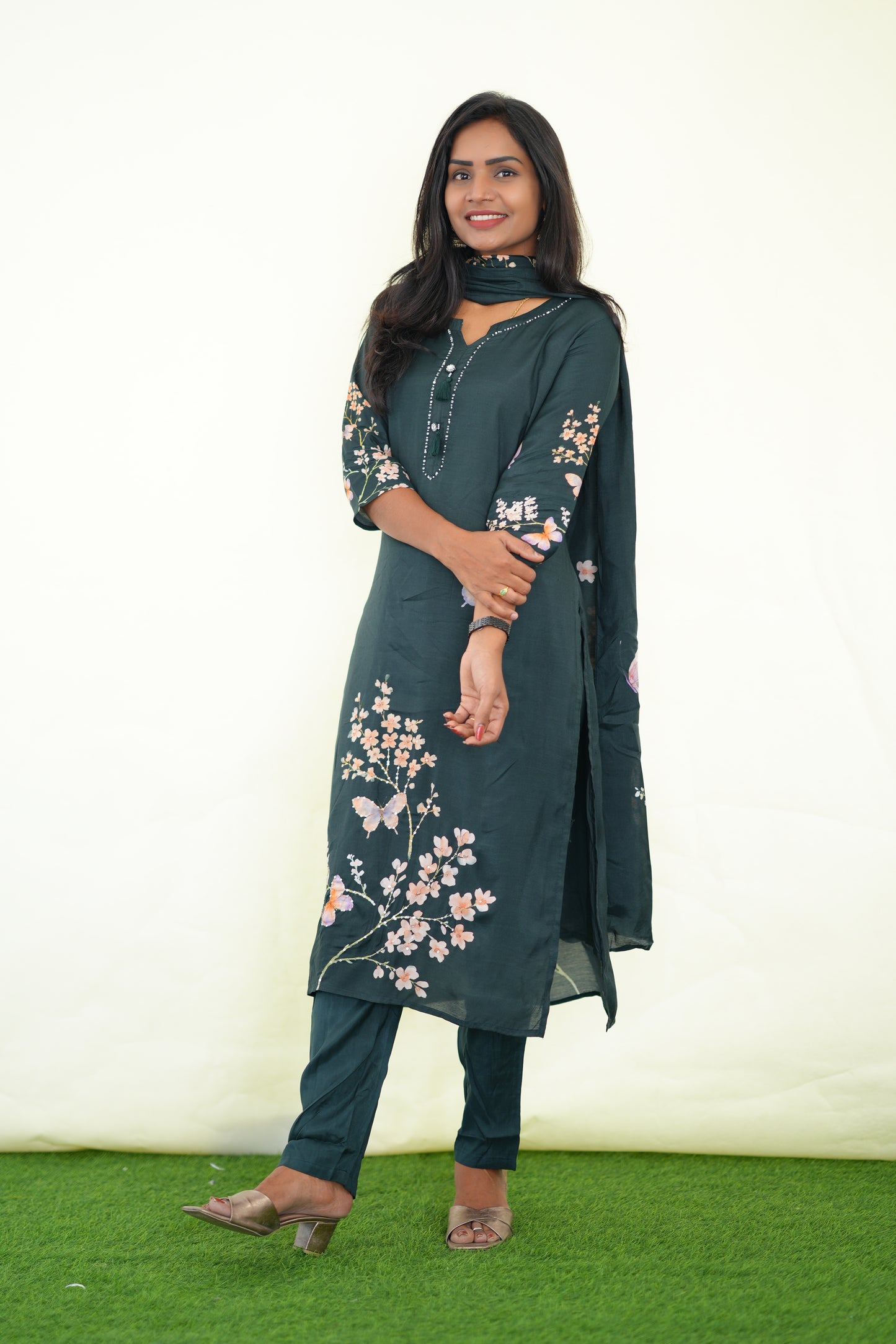 Green Color Muslin 3 Piece Set With Digital Print and Complete Lining