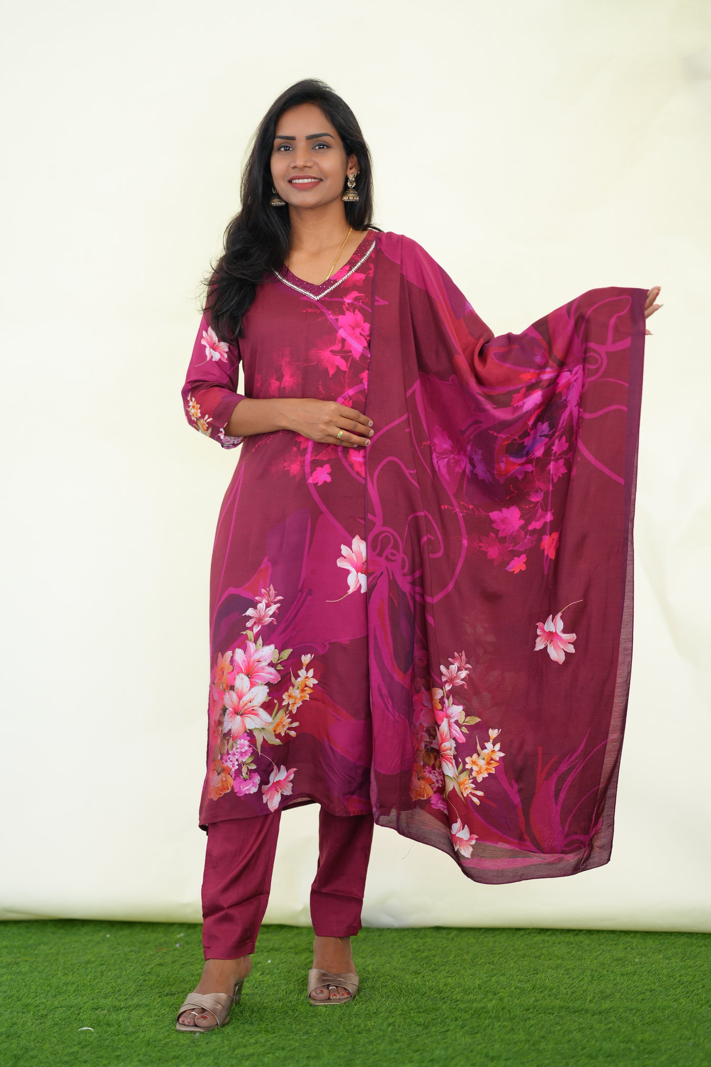 Marron Color Muslin 3 Piece Set With Digital Print and Complete Lining