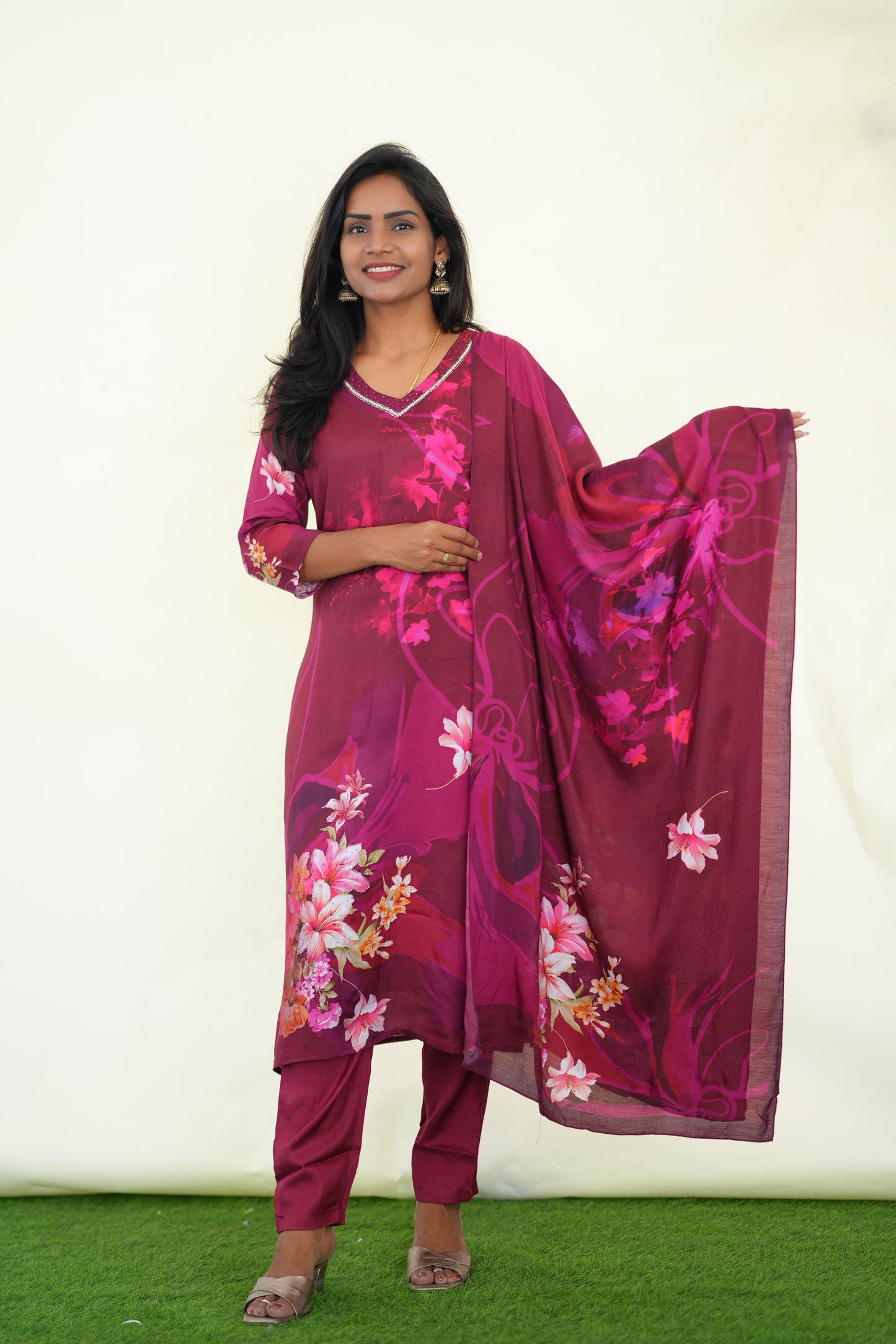 Marron Color Muslin 3 Piece Set With Digital Print and Complete Lining