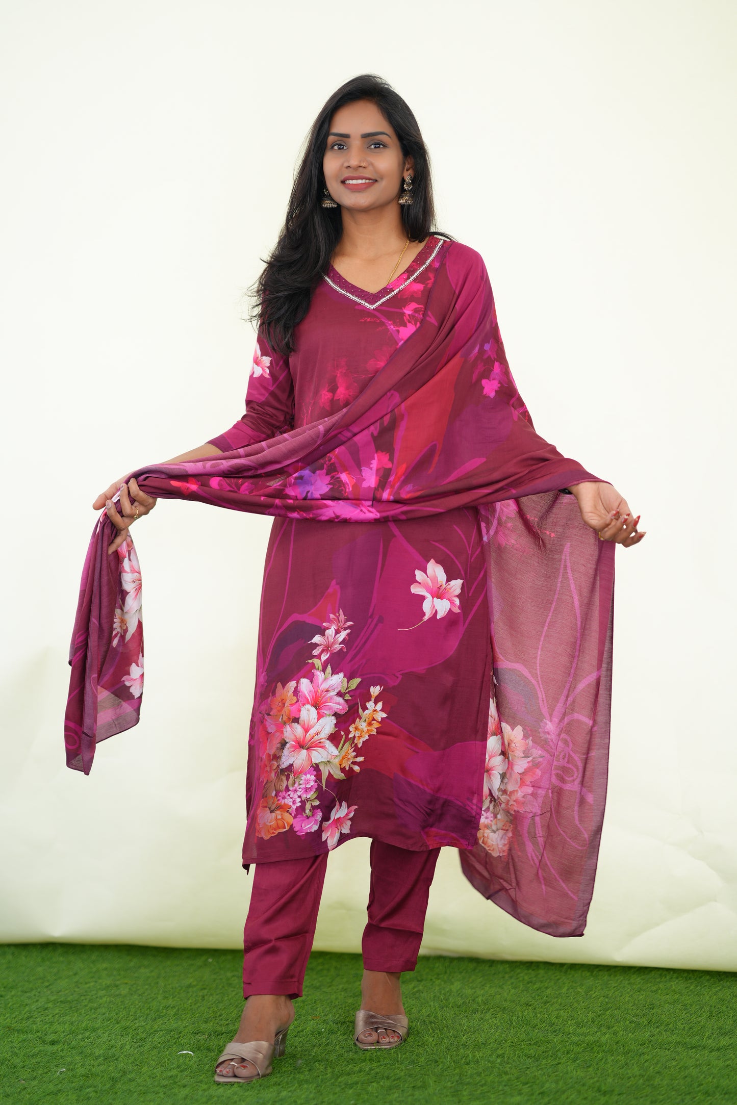 Marron Color Muslin 3 Piece Set With Digital Print and Complete Lining