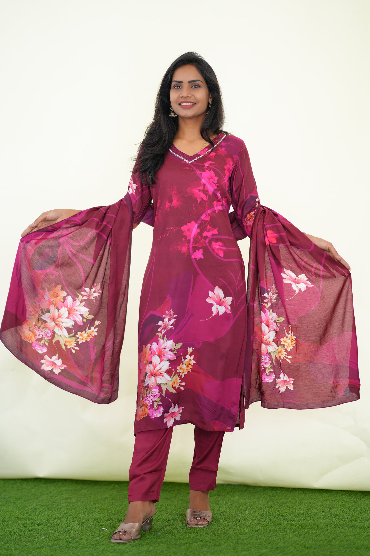 Marron Color Muslin 3 Piece Set With Digital Print and Complete Lining
