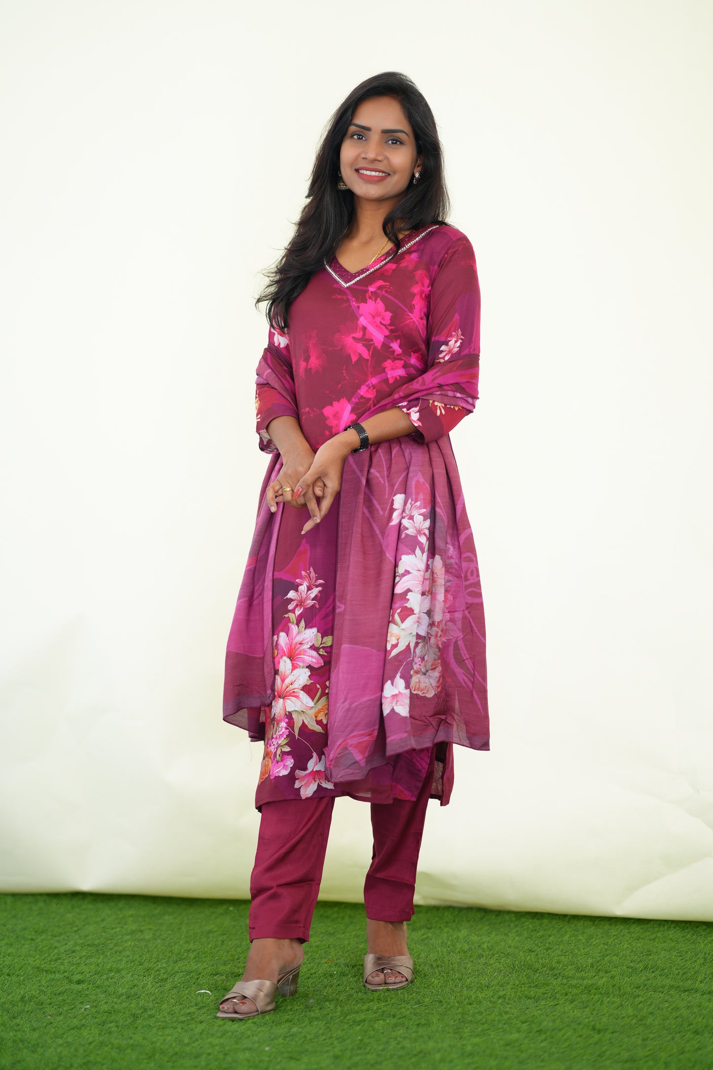 Marron Color Muslin 3 Piece Set With Digital Print and Complete Lining