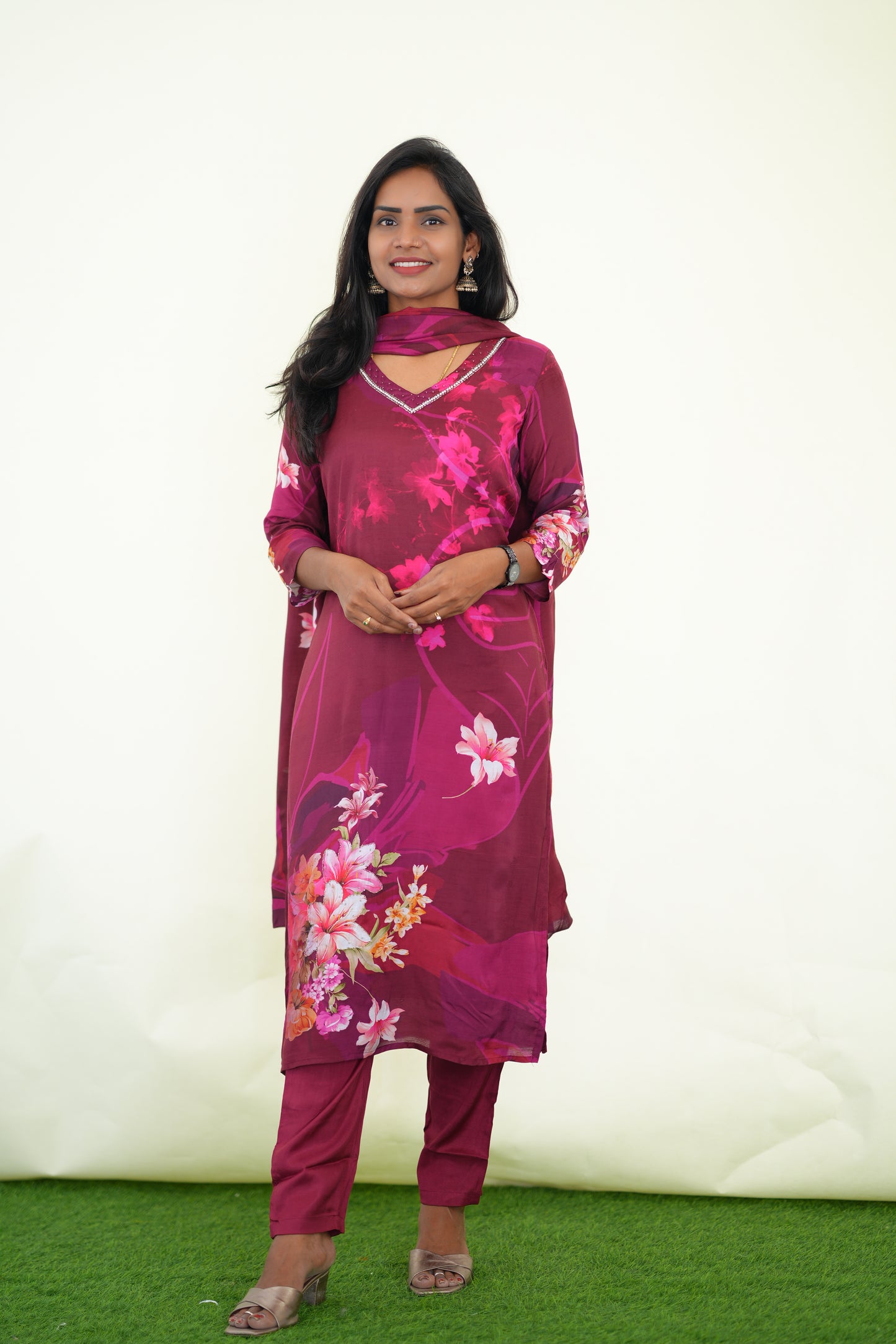 Marron Color Muslin 3 Piece Set With Digital Print and Complete Lining