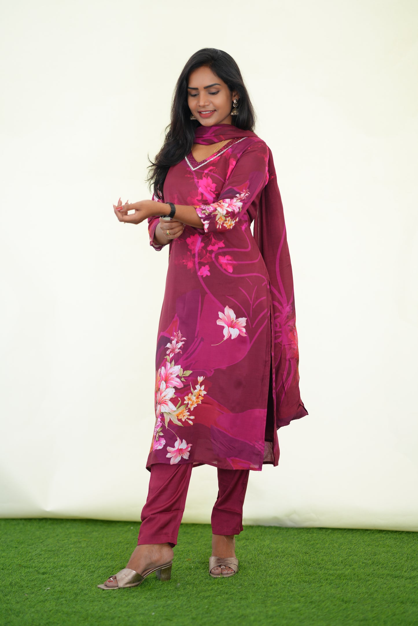 Marron Color Muslin 3 Piece Set With Digital Print and Complete Lining