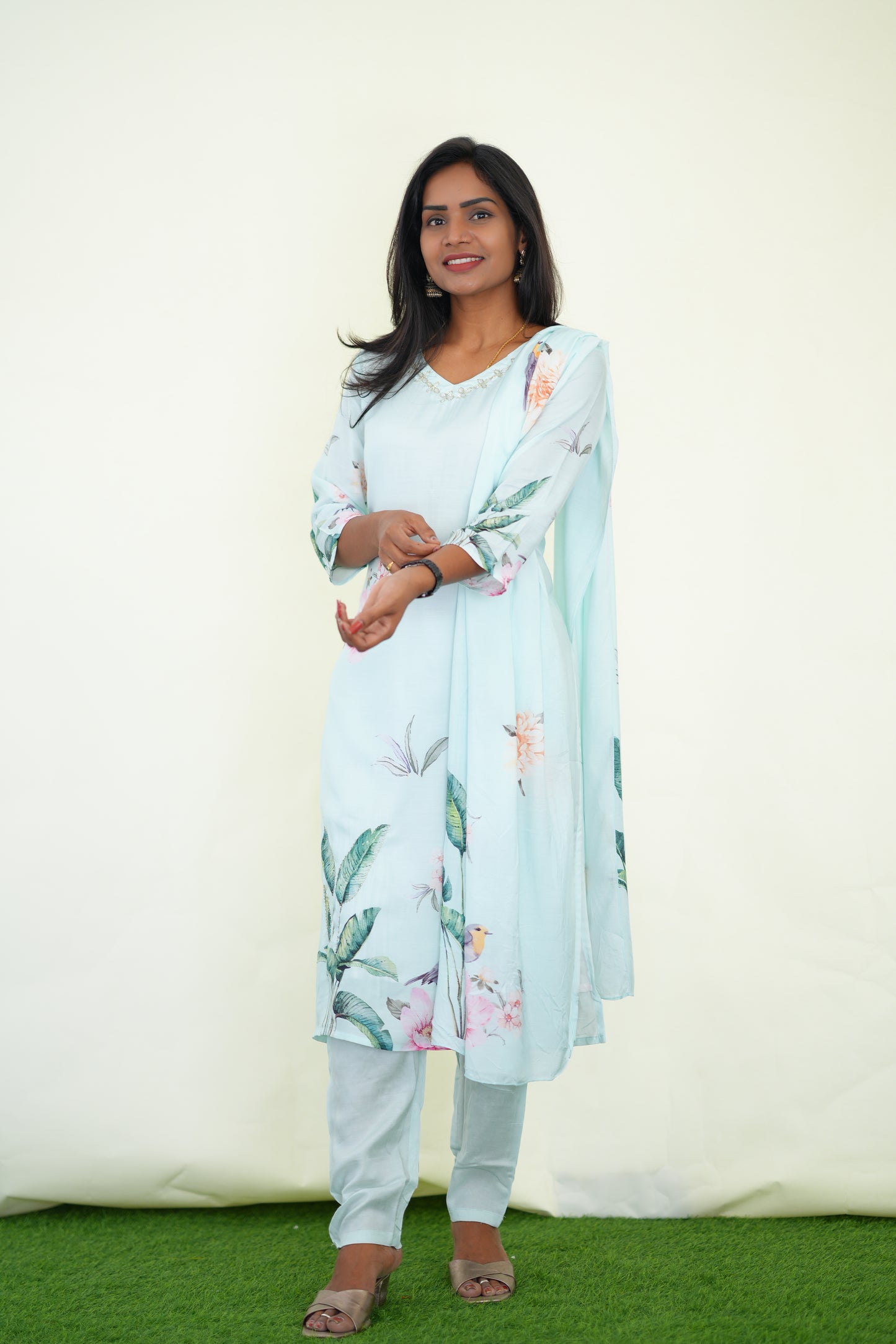 Sea Blue Color Muslin 3 Piece Set With Digital Print and Complete Lining