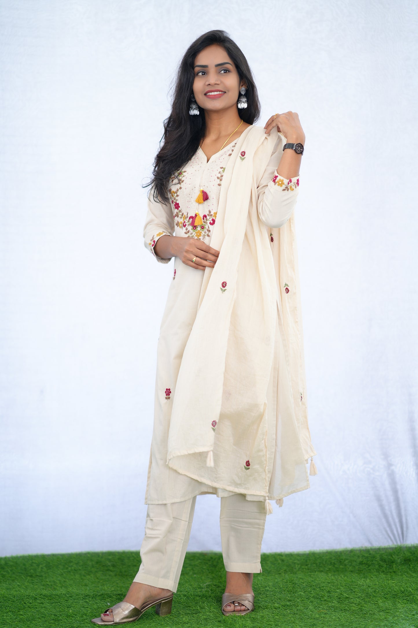 Cream Color Mul Cotton 3 Piece Set With Embroidery work and one Side Lining