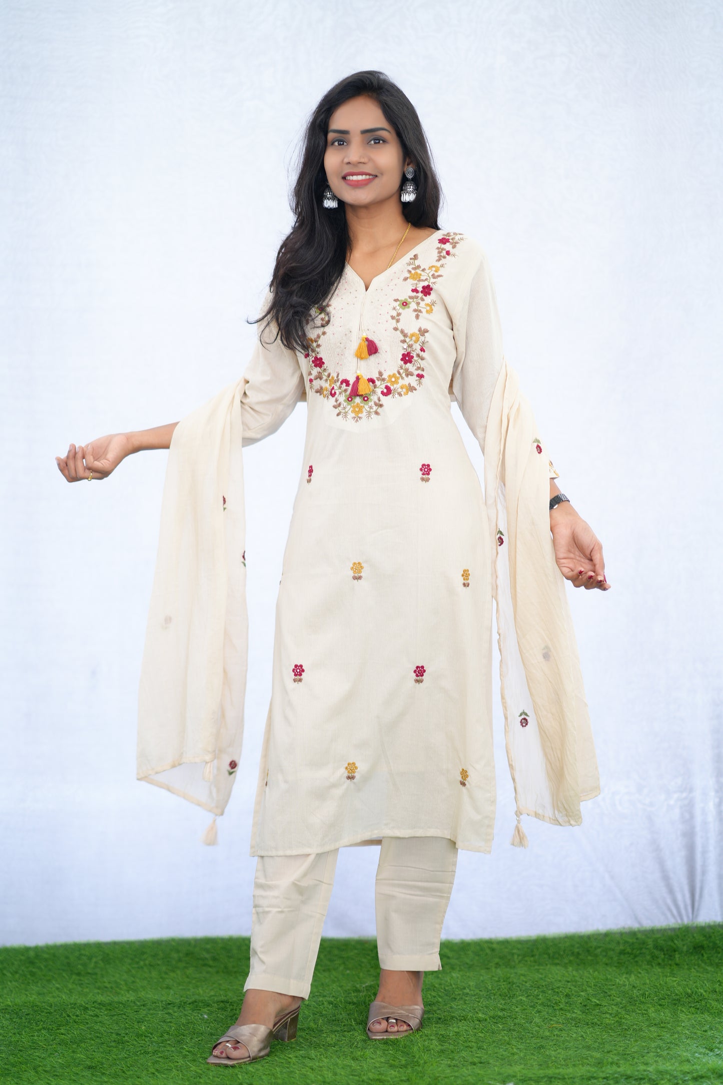 Cream Color Mul Cotton 3 Piece Set With Embroidery work and one Side Lining