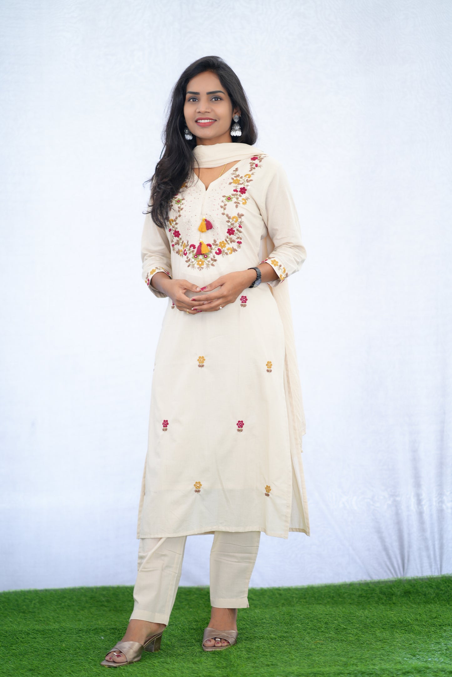 Cream Color Mul Cotton 3 Piece Set With Embroidery work and one Side Lining
