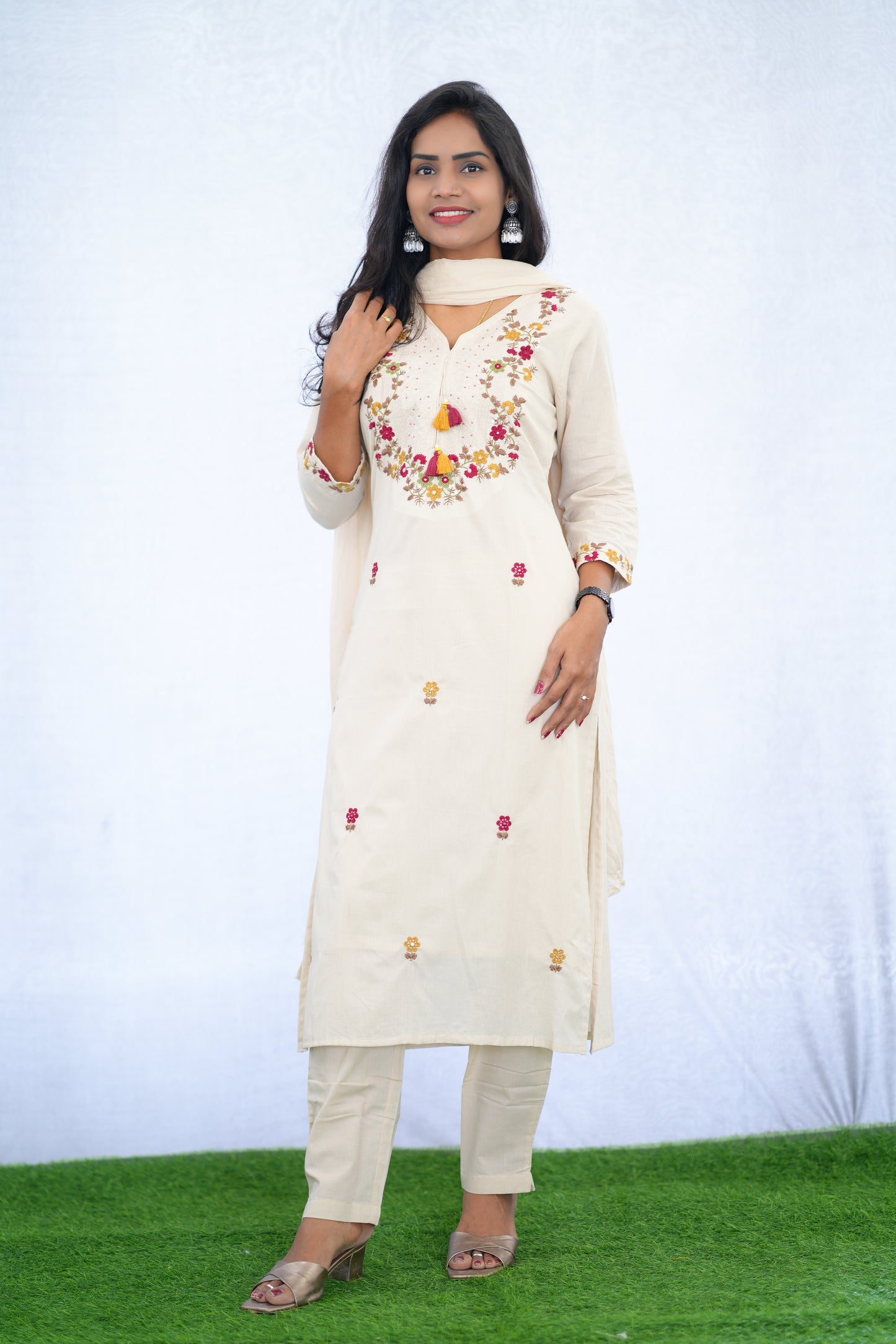 Cream Color Mul Cotton 3 Piece Set With Embroidery work and one Side Lining
