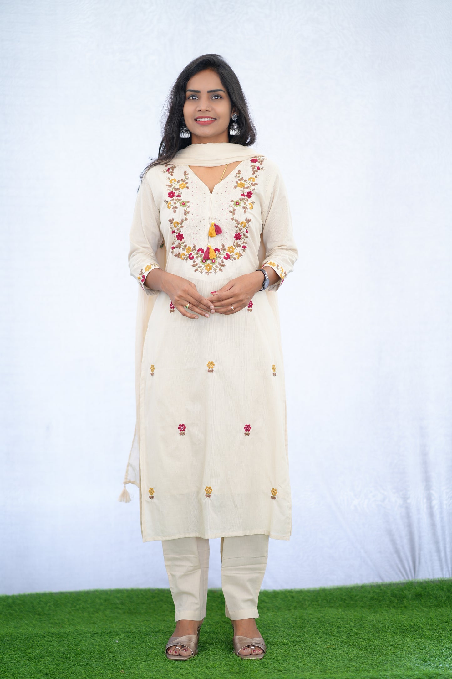 Cream Color Mul Cotton 3 Piece Set With Embroidery work and one Side Lining