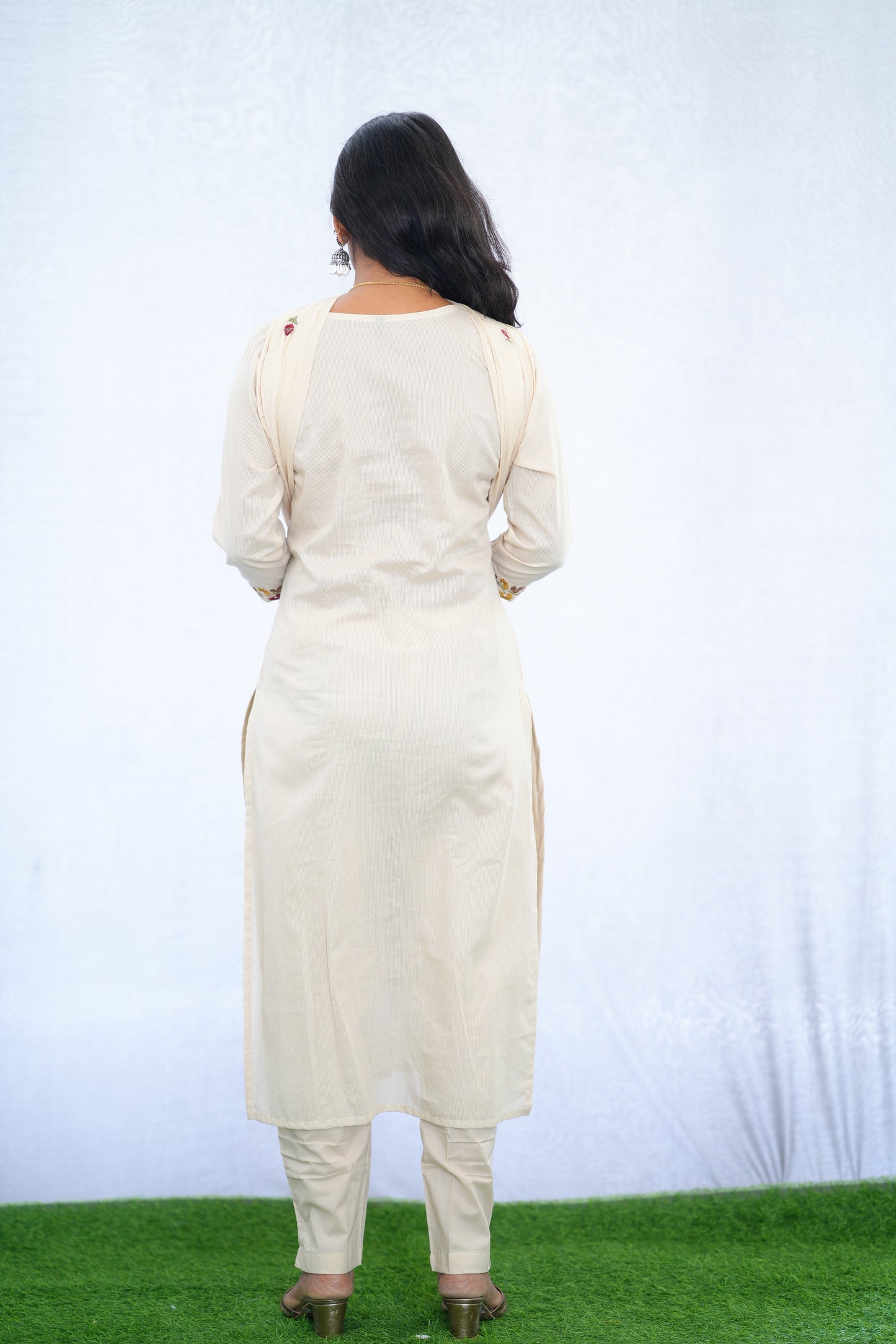 Cream Color Mul Cotton 3 Piece Set With Embroidery work and one Side Lining