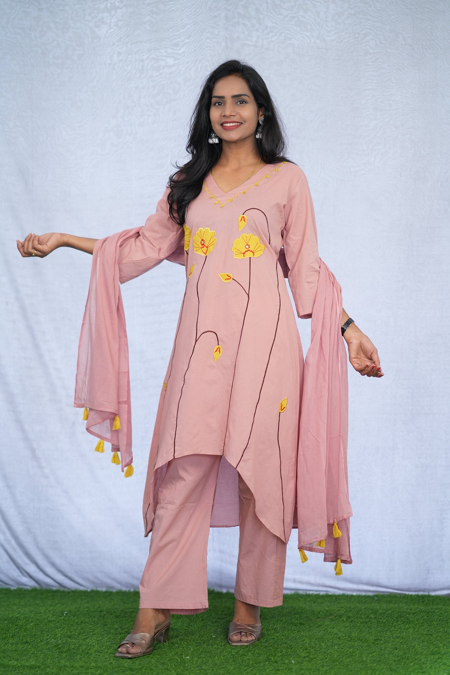Pink Color Stylish 3 Piece Set with applique work