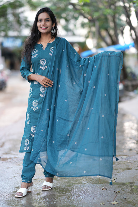 Russian Green Color Mul Cotton 3 Piece Set With Thread Work