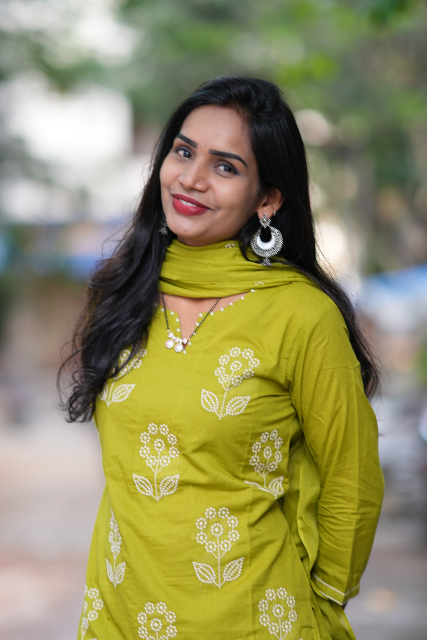 Mehendi Green Color Mul Cotton 3 Piece Set With Thread Work