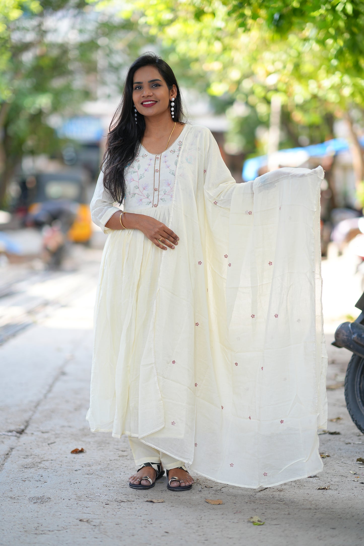 Cream Color Mul Mul Cotton Anarkali 3 Piece With Thread Embroidary Work and Complete Lining