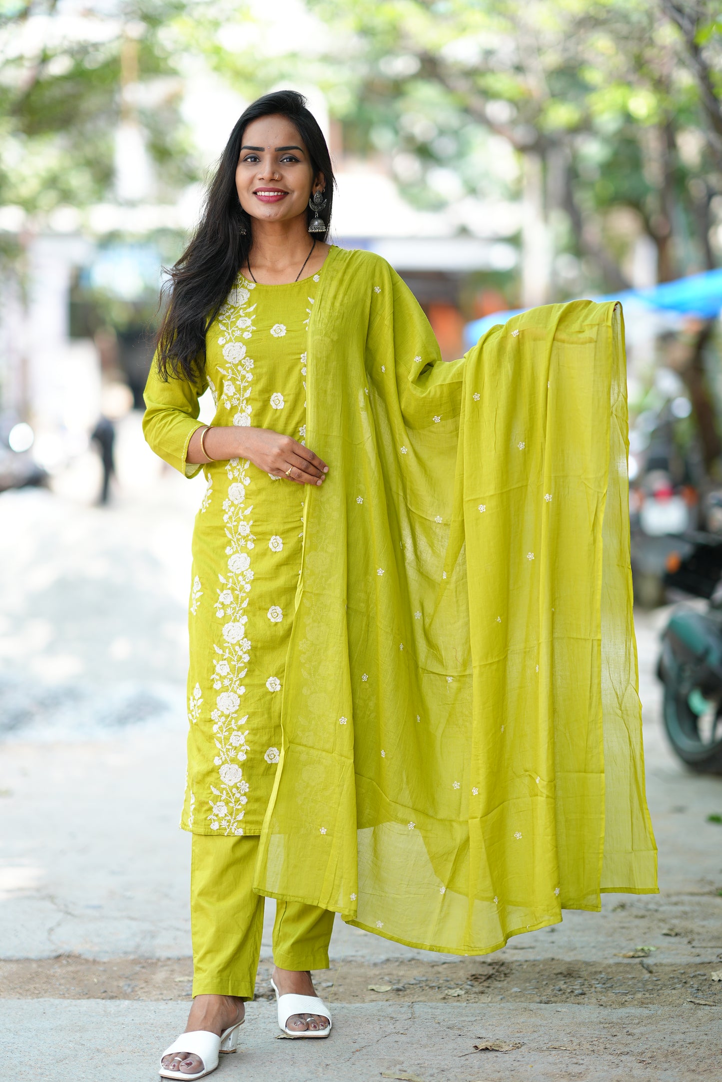 Mehendhi Green Mul Cotton 3 Piece Set With Full Thread Work