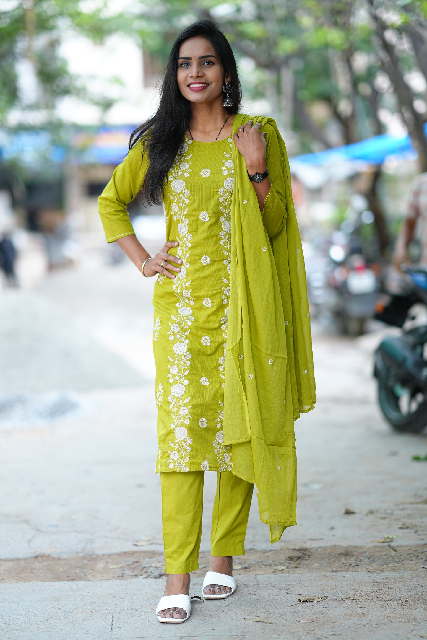 Mehendhi Green Mul Cotton 3 Piece Set With Full Thread Work