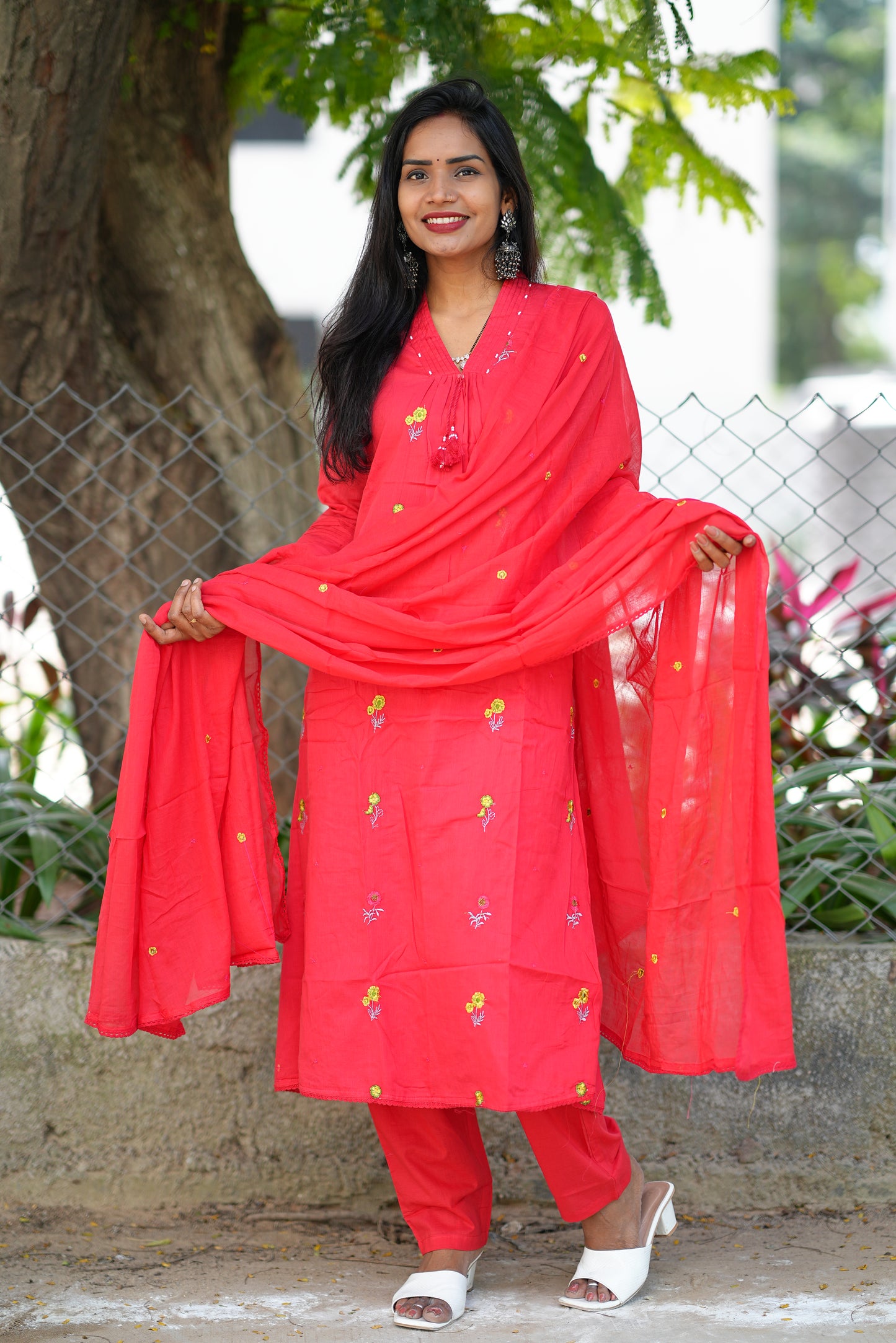 Beautiful Red Mul Cotton 3 Piece Set With Complete Lining