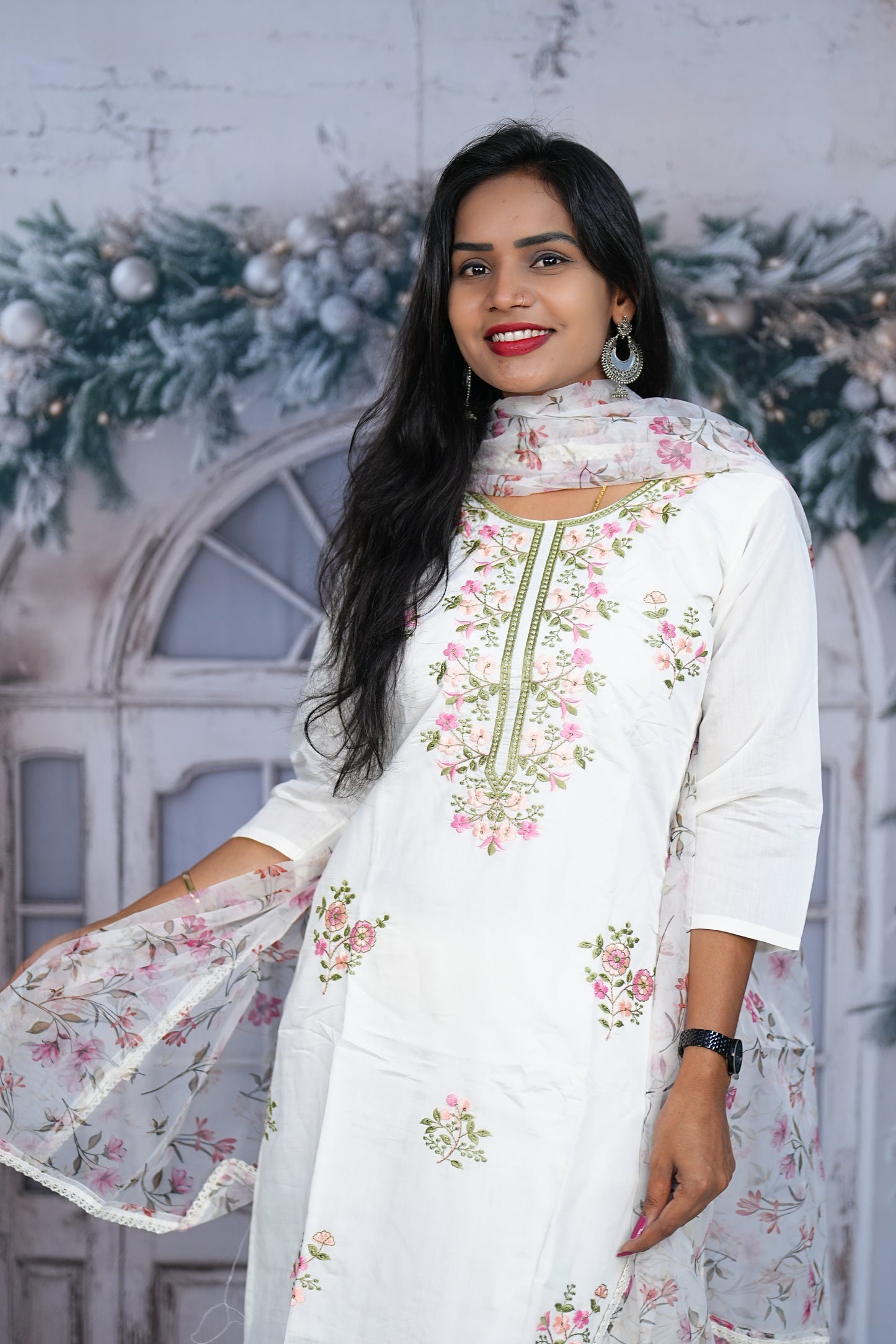 White Color Roman Silk Thread Work 3 Piece Set With Digital Print Organza Duppata