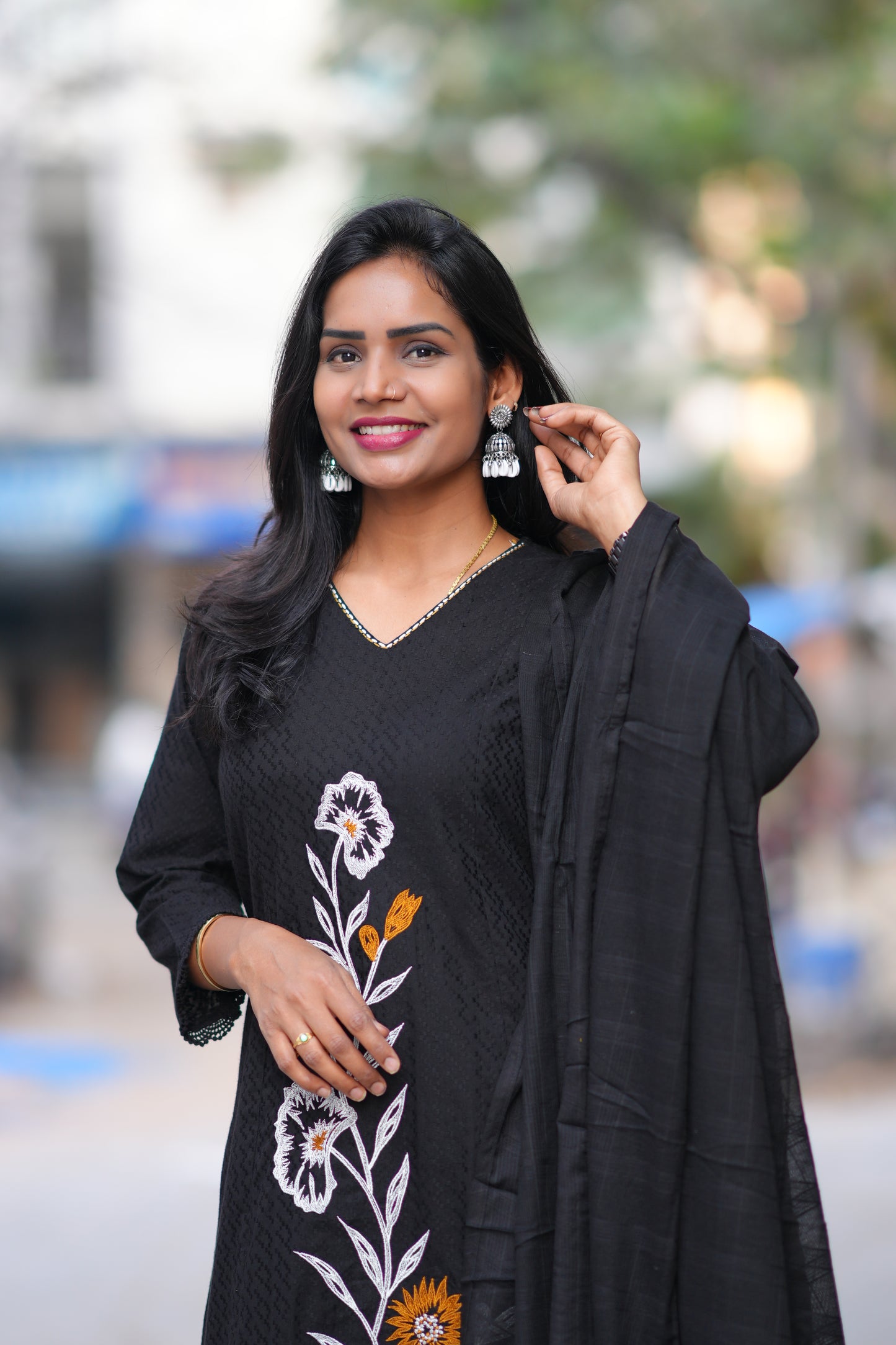 Black Color Mul Cotton 3 Piece Set with Embriodary Work and Complete Lining