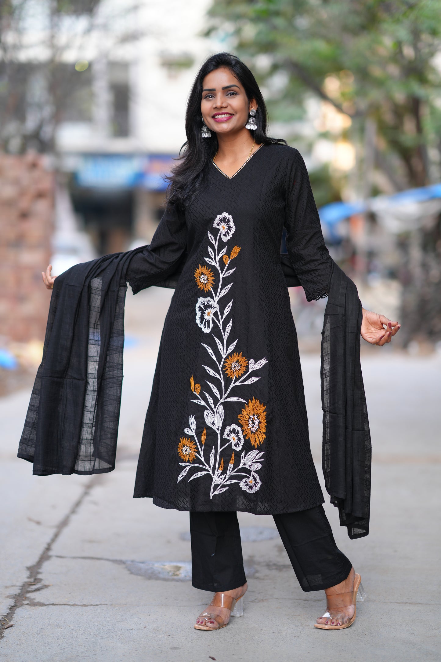 Black Color Mul Cotton 3 Piece Set with Embriodary Work and Complete Lining