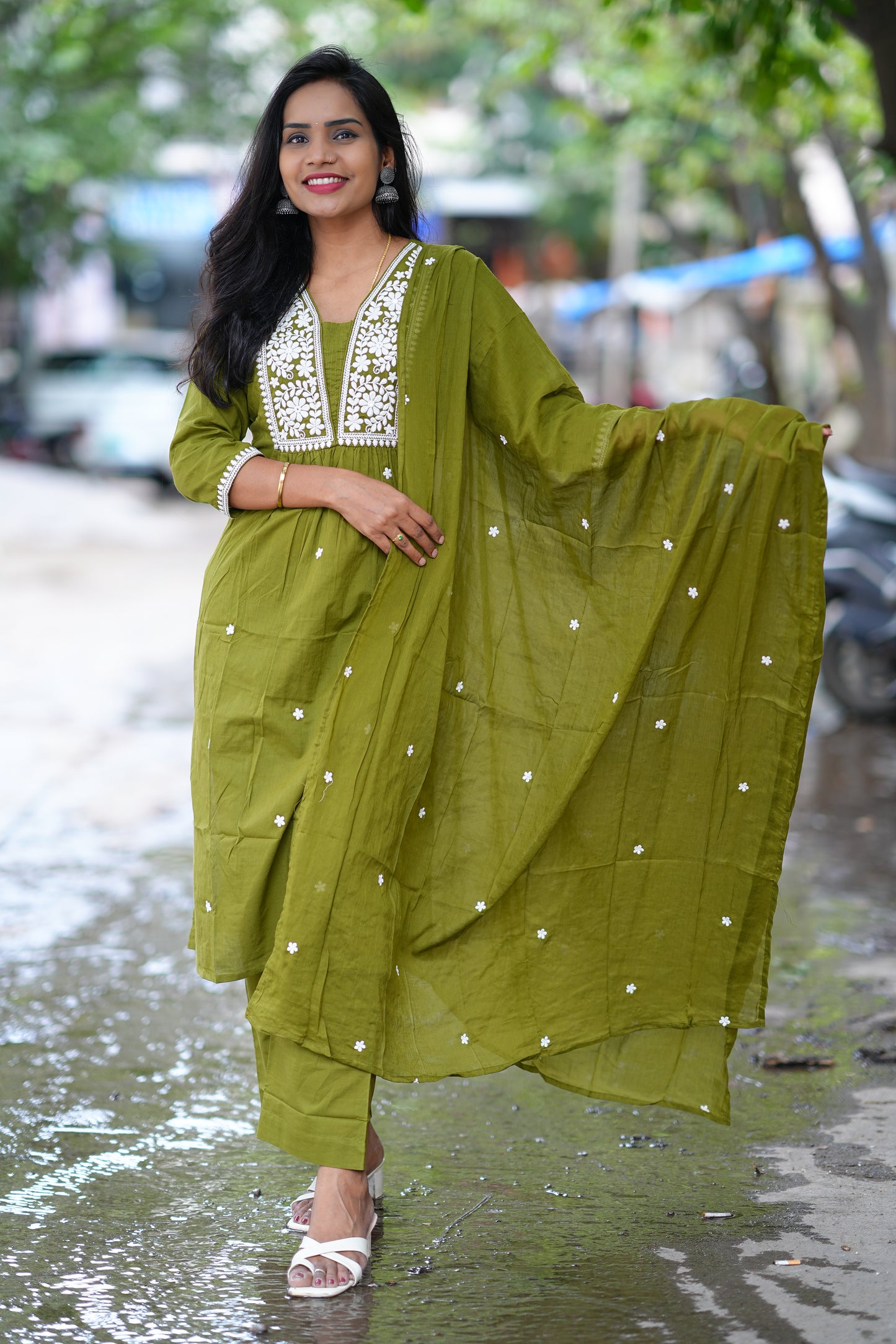 Mehendhi Green Color Straight Cut 3 Piece Set With thread Embriodary Work