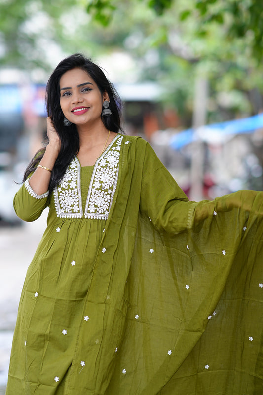Mehendhi Green Color Straight Cut 3 Piece Set With thread Embriodary Work