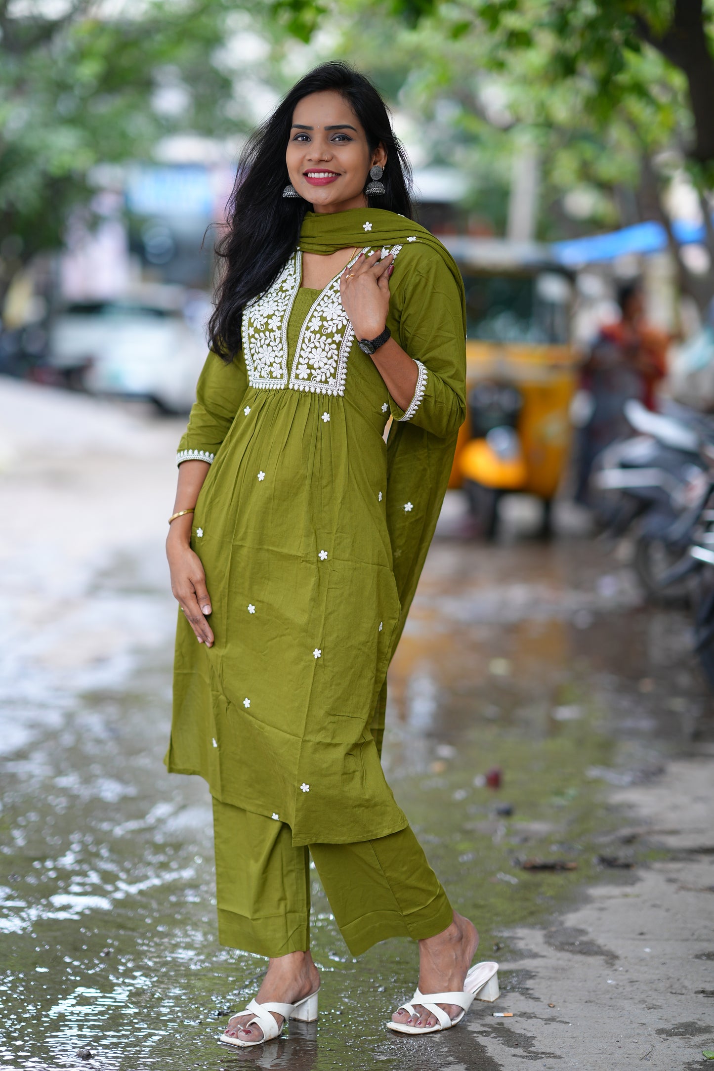 Mehendhi Green Color Straight Cut 3 Piece Set With thread Embriodary Work