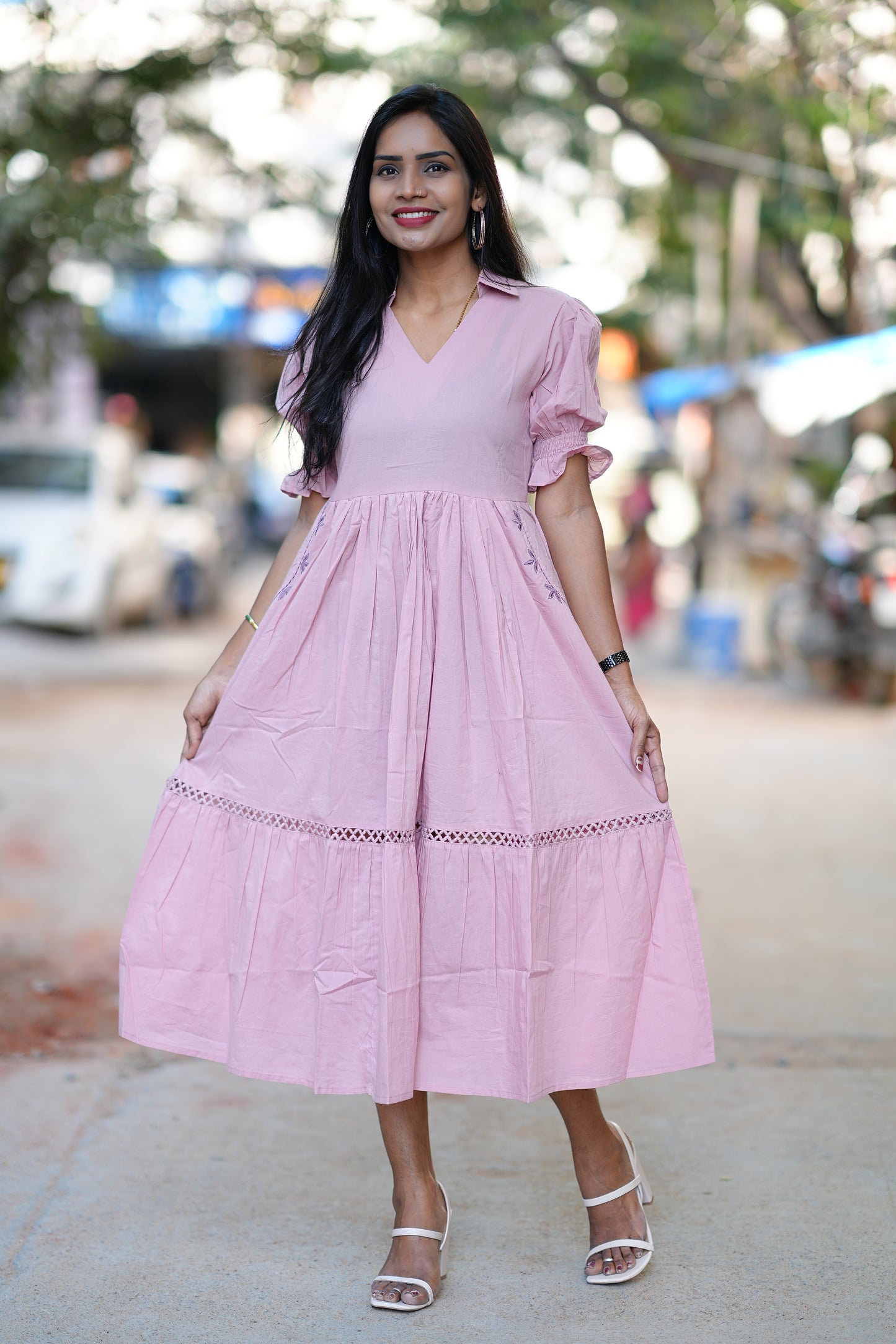 Cotton Frock With Dual Pockets and thread Embriodary Work