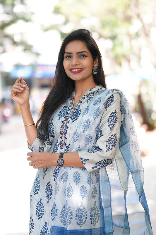 Greenish Blue Kurta Set in Viscose Fabric