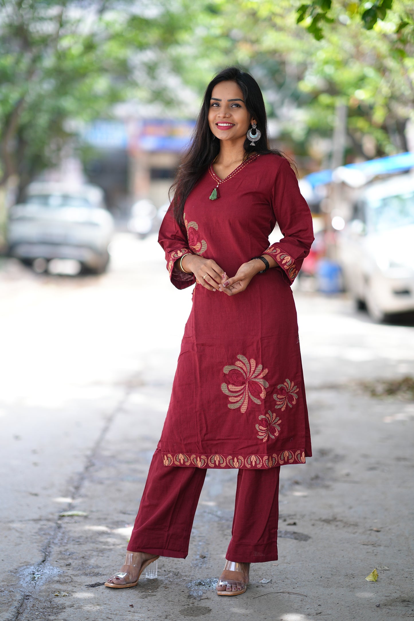 Beautiful Cord Set With Thread Embroidery Work