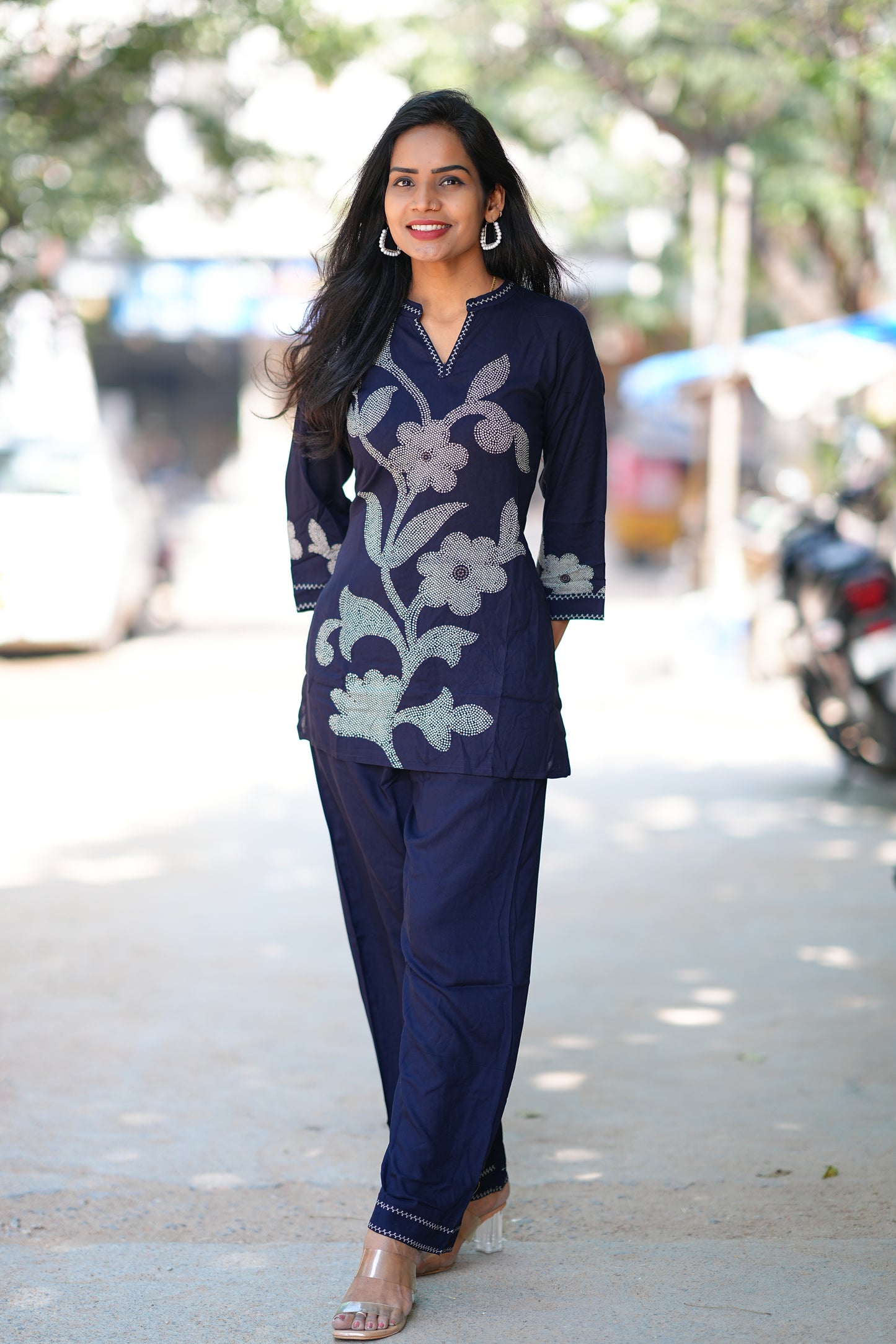 Round Neck With V Slit Blue Color Heavy Rayon With Bandini Print
