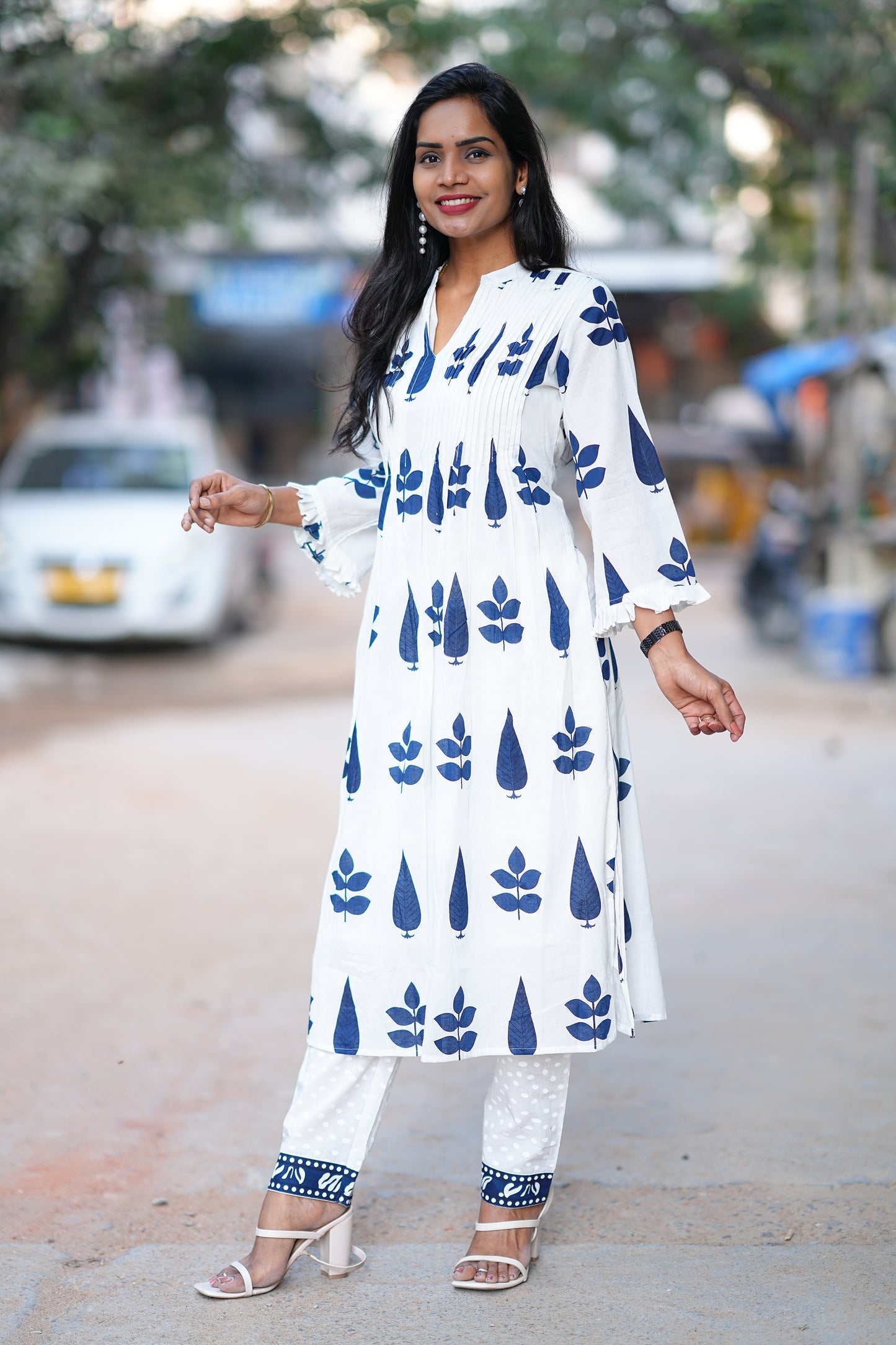 Pure Mul Cotton Cordset With Complete Lining and Stylises Floral Print