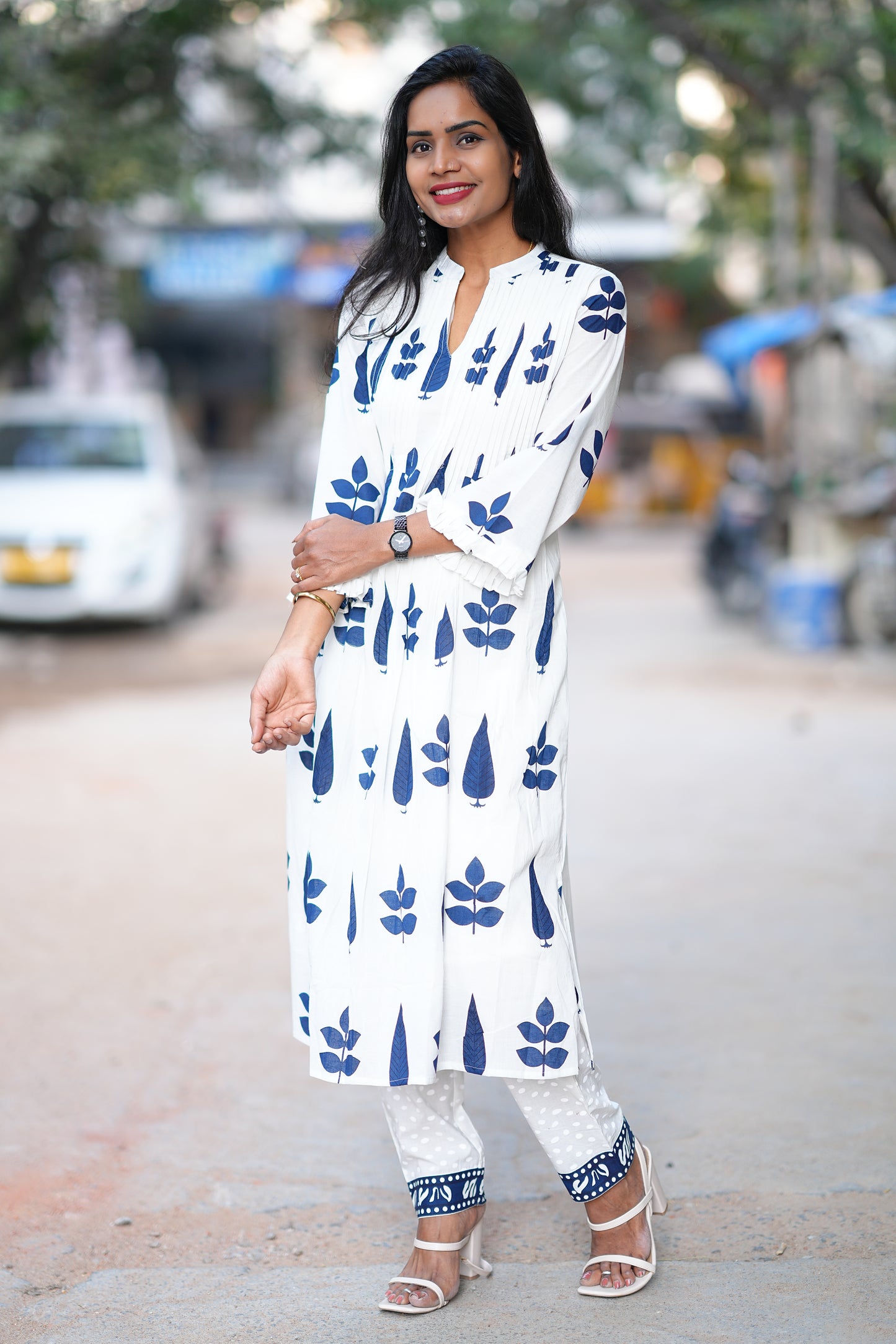 Pure Mul Cotton Cordset With Complete Lining and Stylises Floral Print