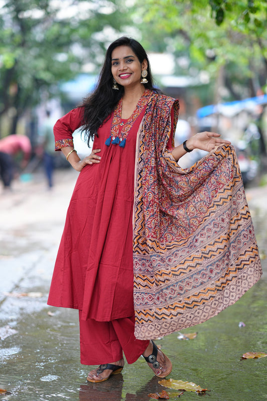 Red Color Jaipur Cotton Anarkali Pattern V Neck With Kalamkari Dupatta